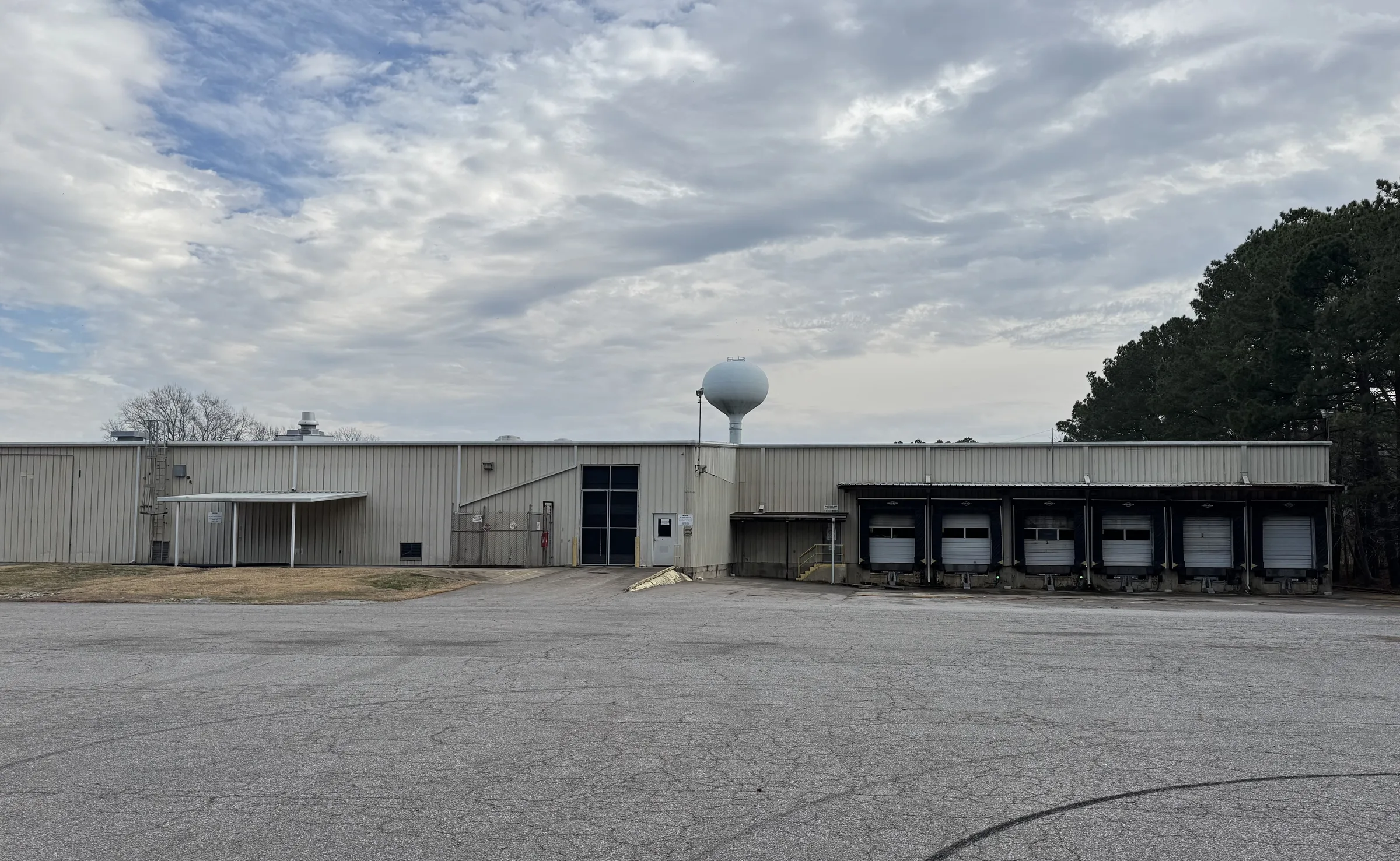1305 Progress Rd — Lease in Suffolk, VA, photo 2 of 7