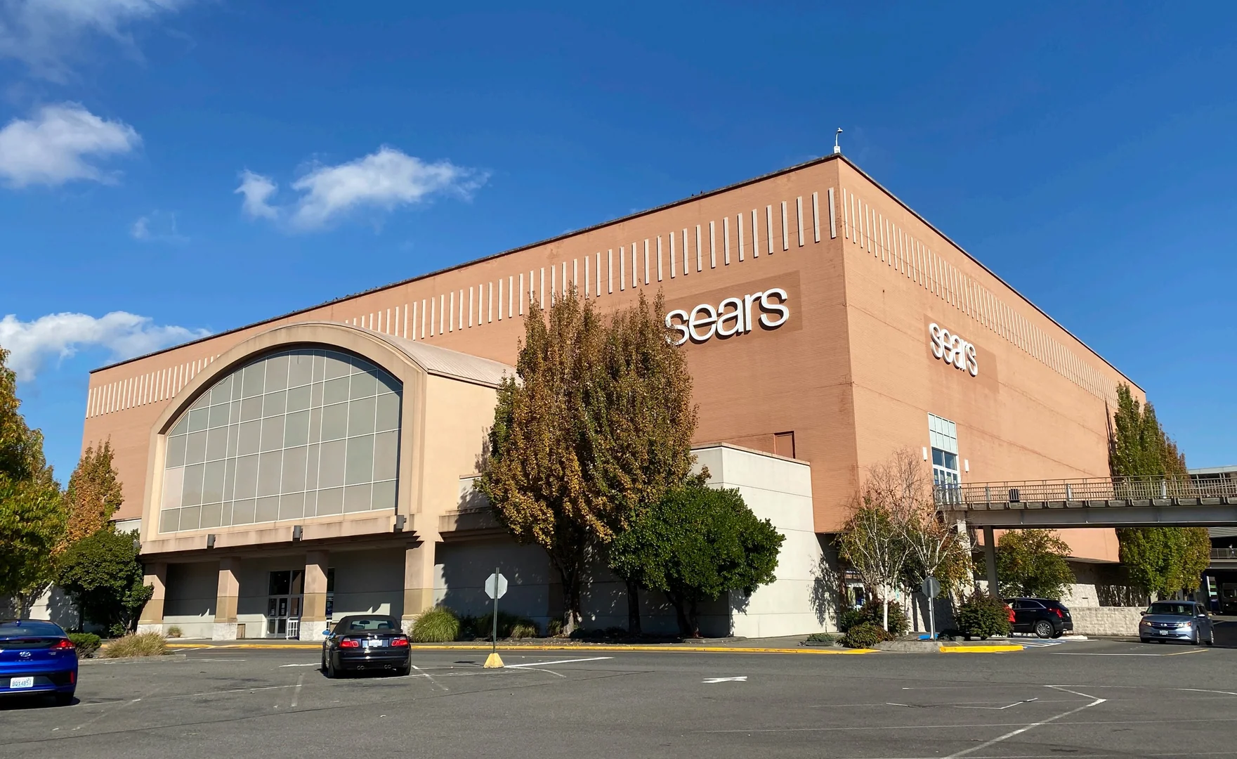 Southcenter Sears — Lease in Tukwila, WA, photo 1 of 2