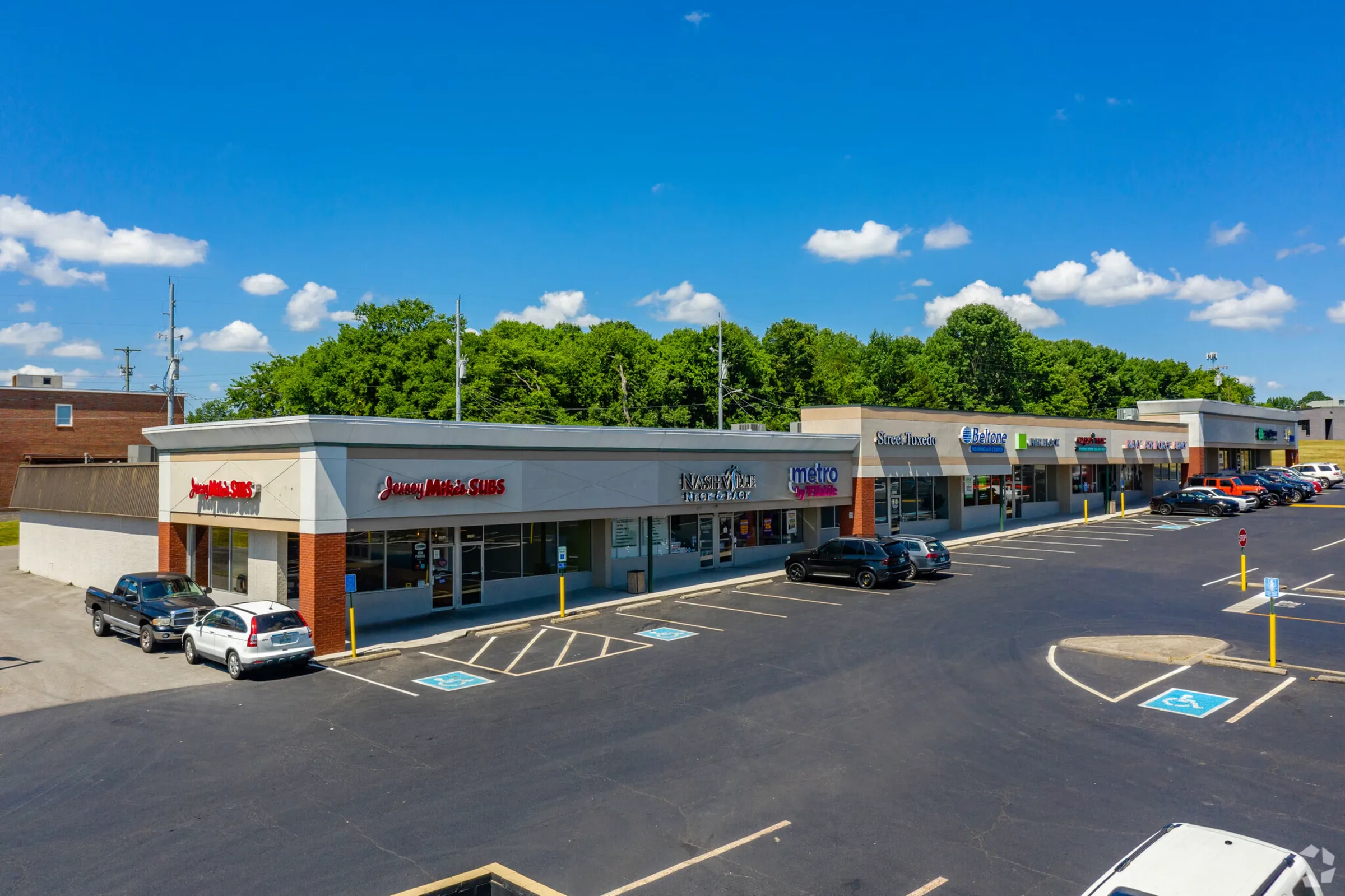 McHenry Shopping Center — Lease in Madison, TN, photo 3 of 4