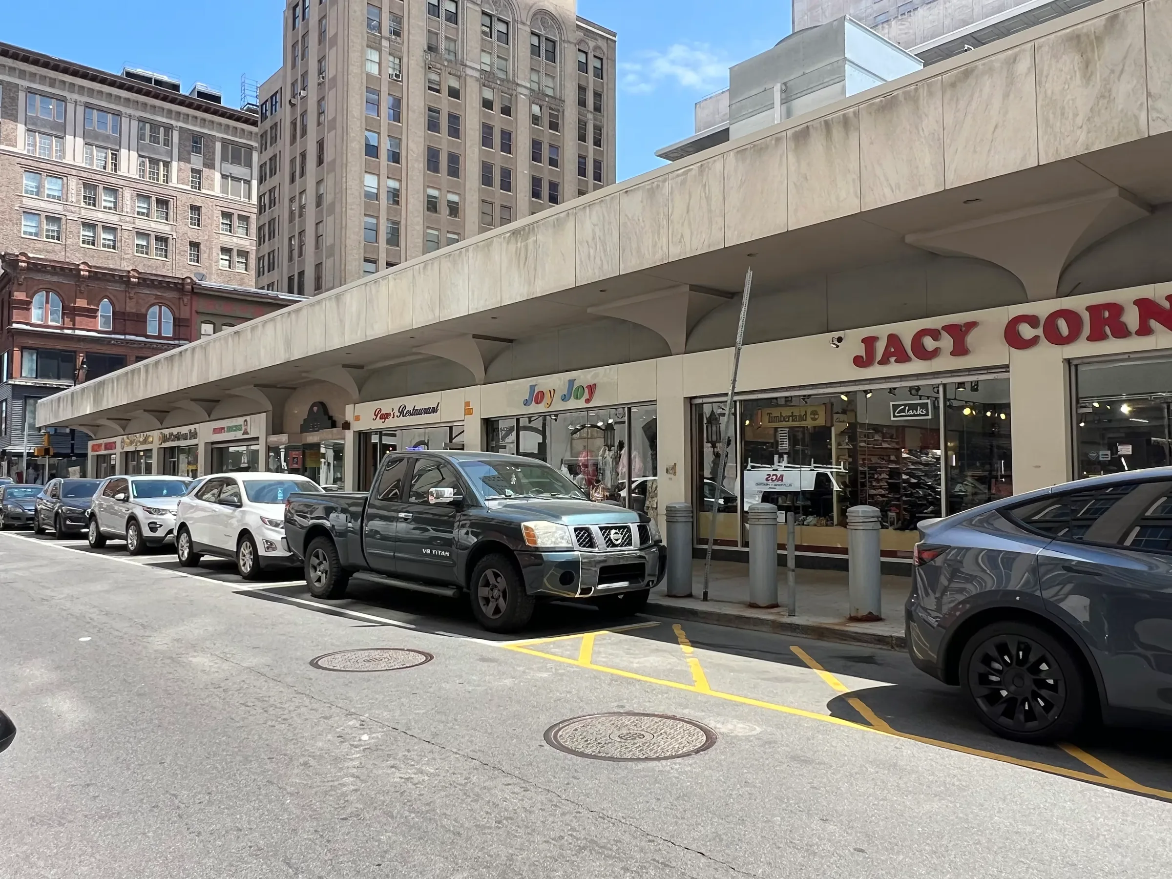 Prudential Plaza Retail — Lease in Newark, NJ, photo 2 of 8
