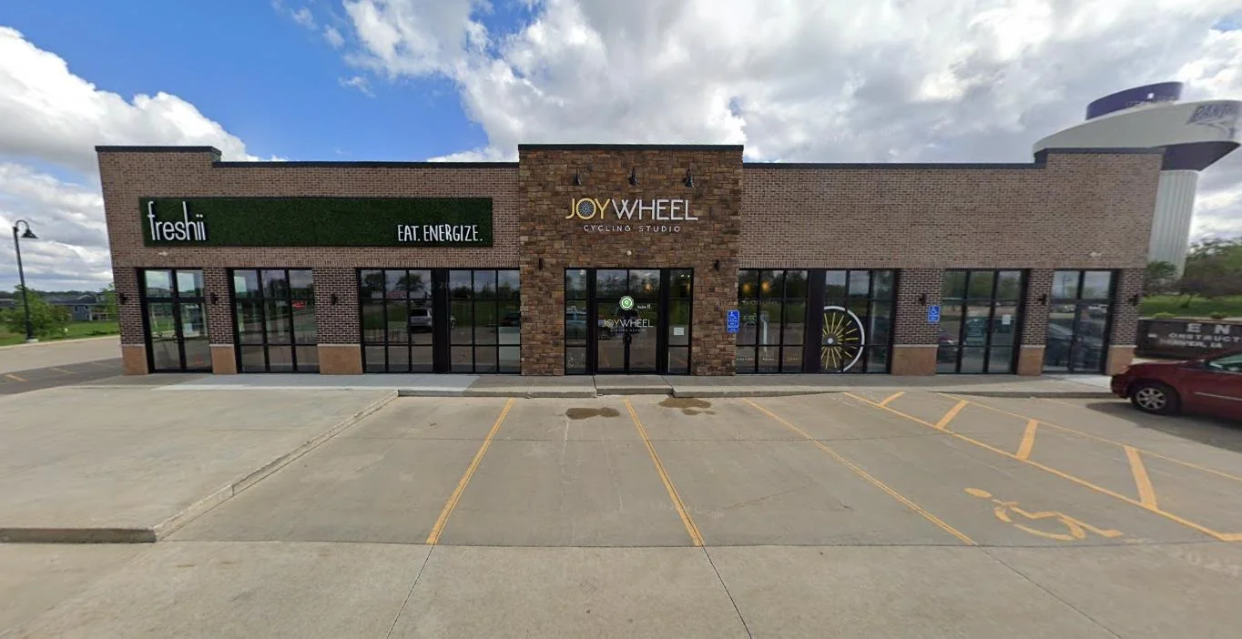 4505 Algonquin Dr — Lease in Cedar Falls, IA, photo 2 of 3