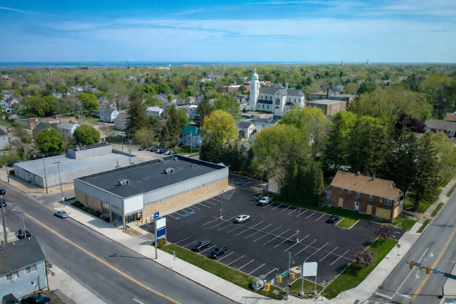 2715 Parade Street — Lease in Erie, PA, photo 3 of 4