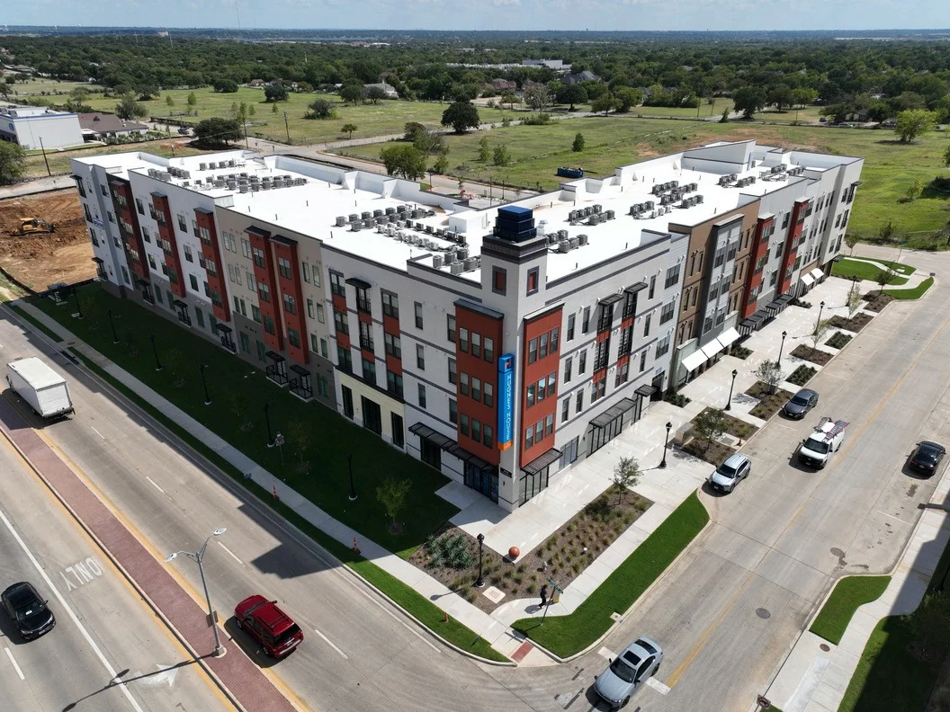 Hughes House — Lease in Fort Worth, TX, photo 2 of 3