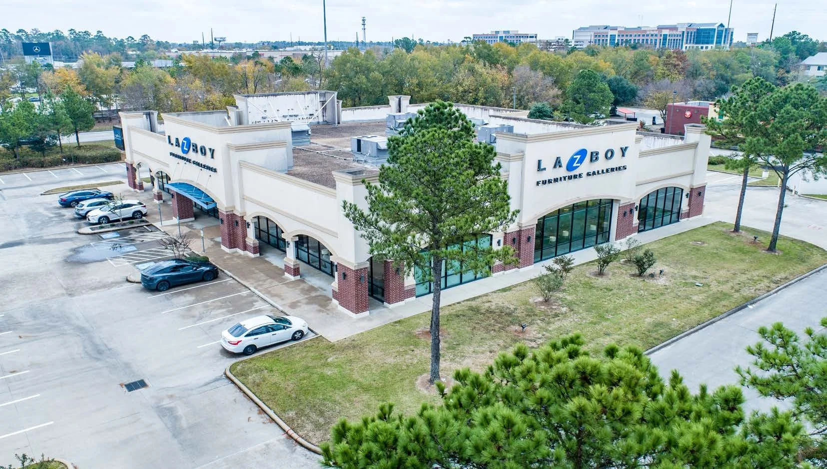 Freestanding Retail Building | 16814 Interstate 45 S… — Lease in Conroe, TX, photo 1 of 1