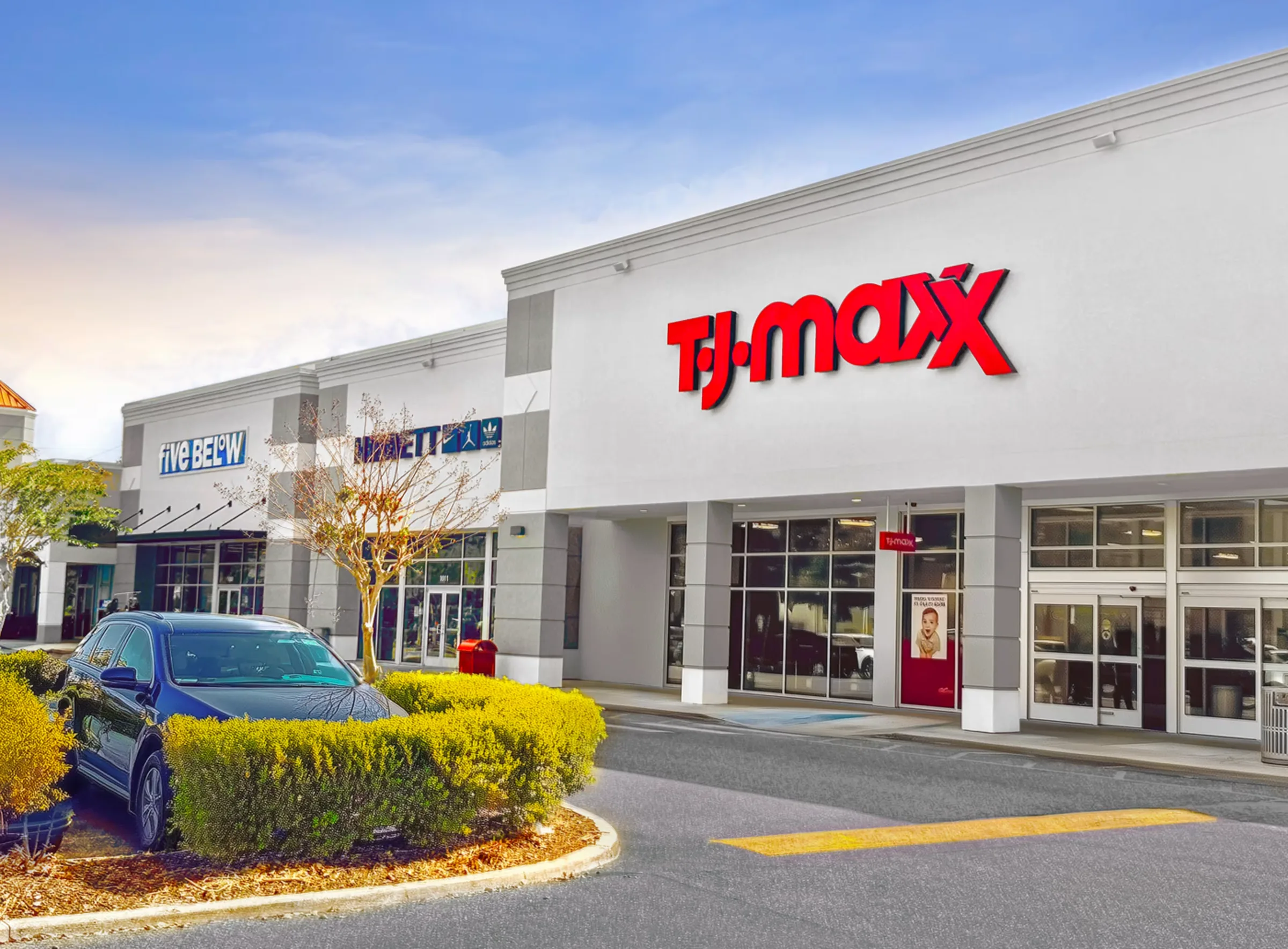 West Town Corners — Lease in Altamonte Springs, FL, photo 1 of 7