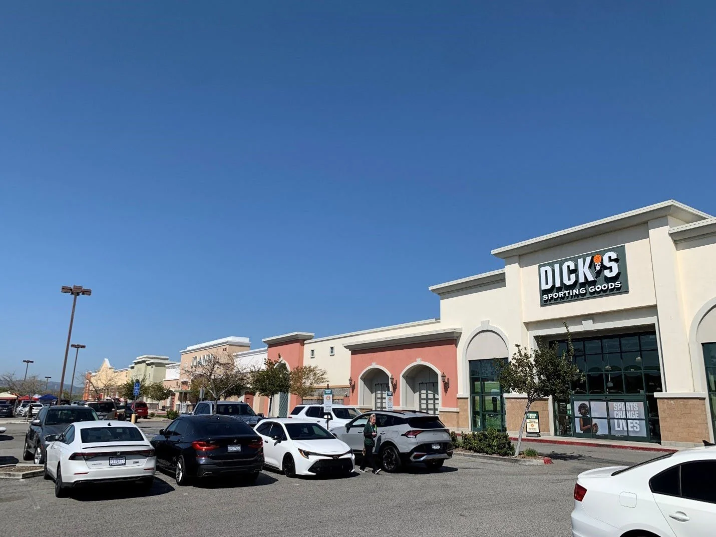 Centre Pointe Village — Lease in Santa Clarita, CA, photo 3 of 3