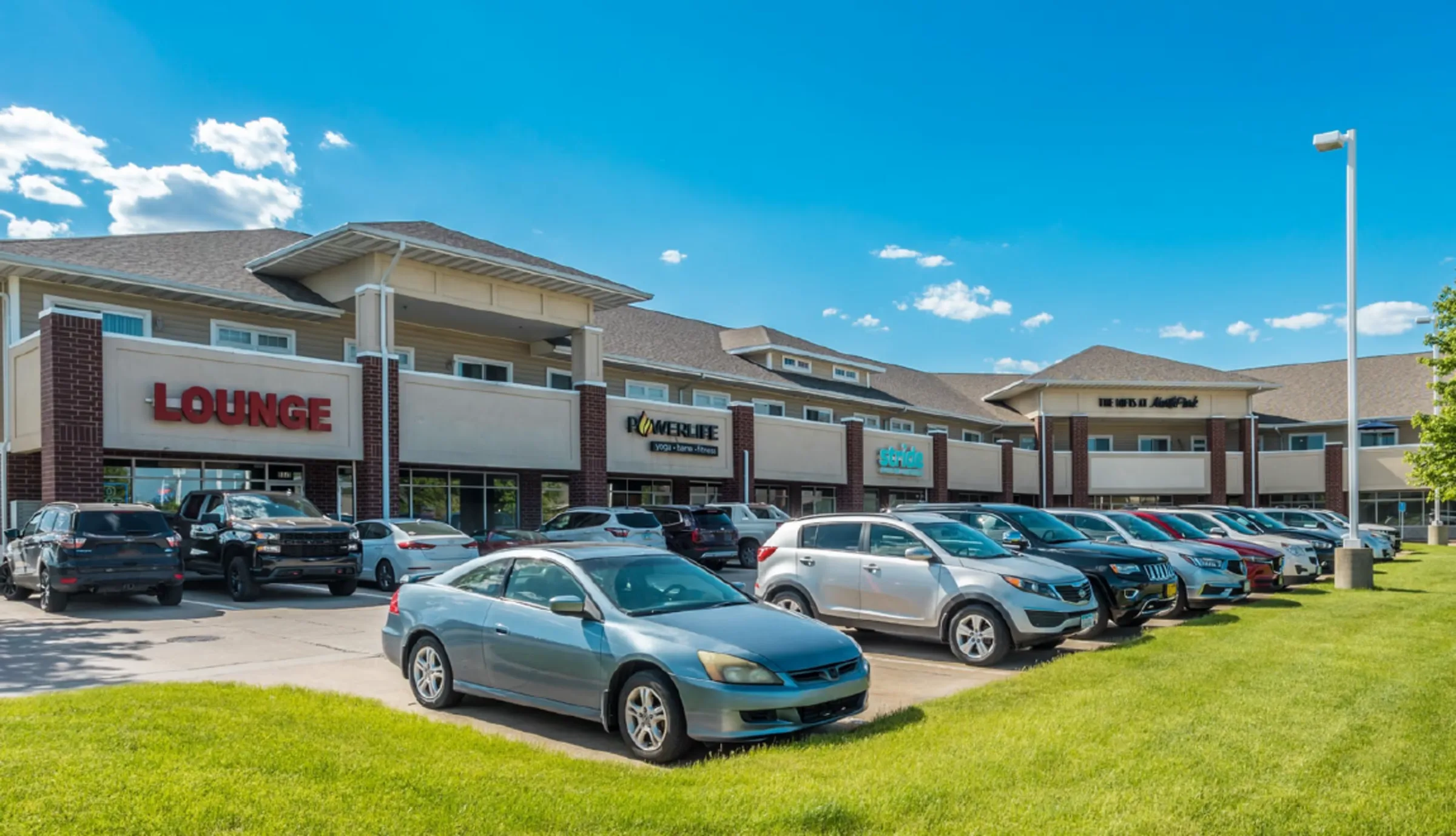 Northpark Court — Lease in Johnston, IA, photo 1 of 2