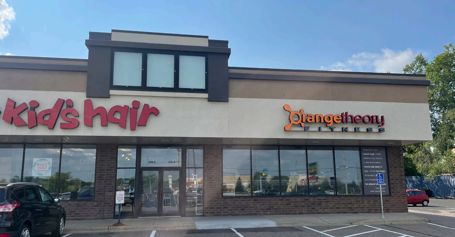 Rosewood Shopping Center — Lease in Roseville, MN, photo 2 of 3