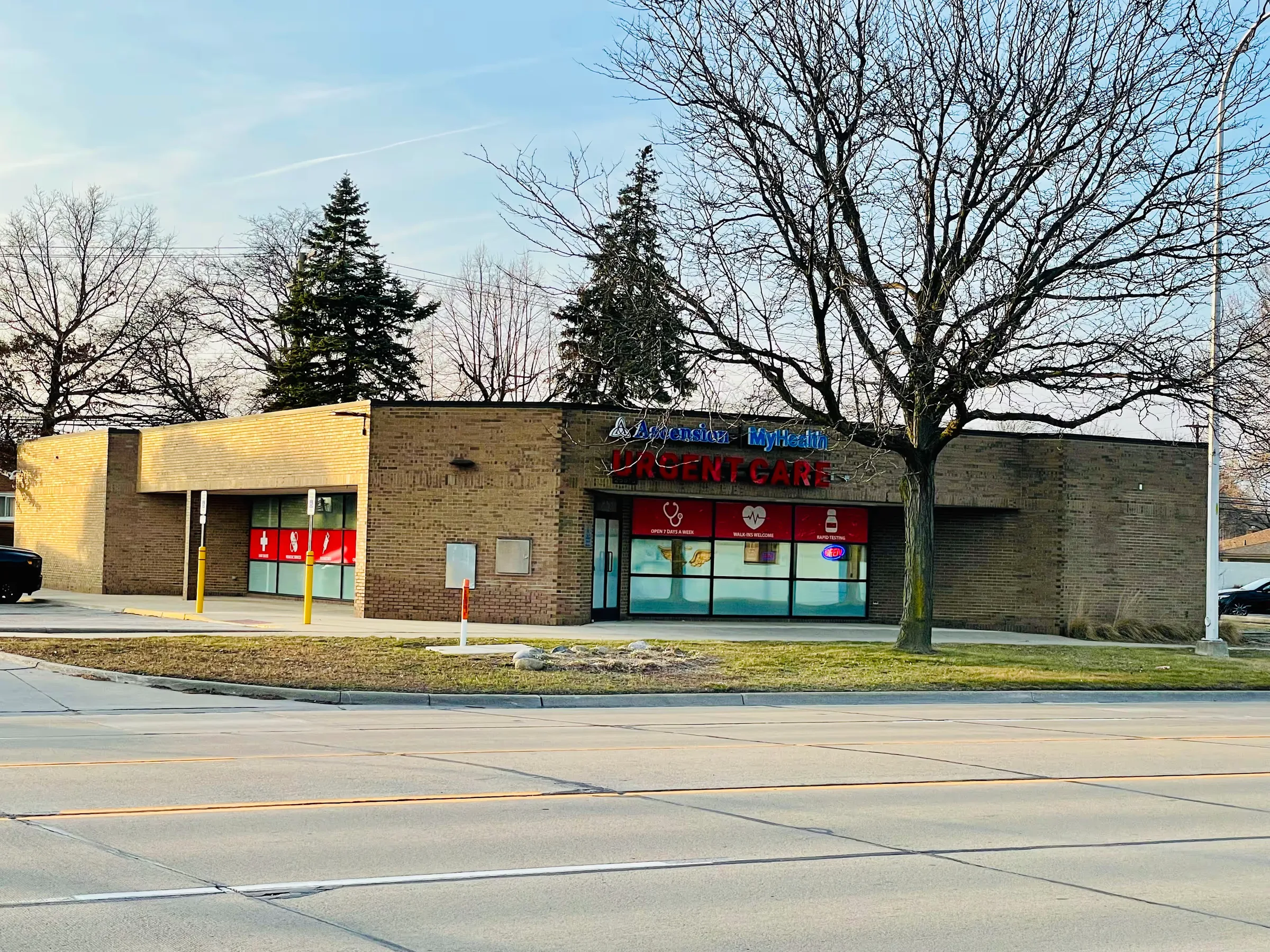 25515 Harper Ave - photo 1 - Saint Clair Shores, MI