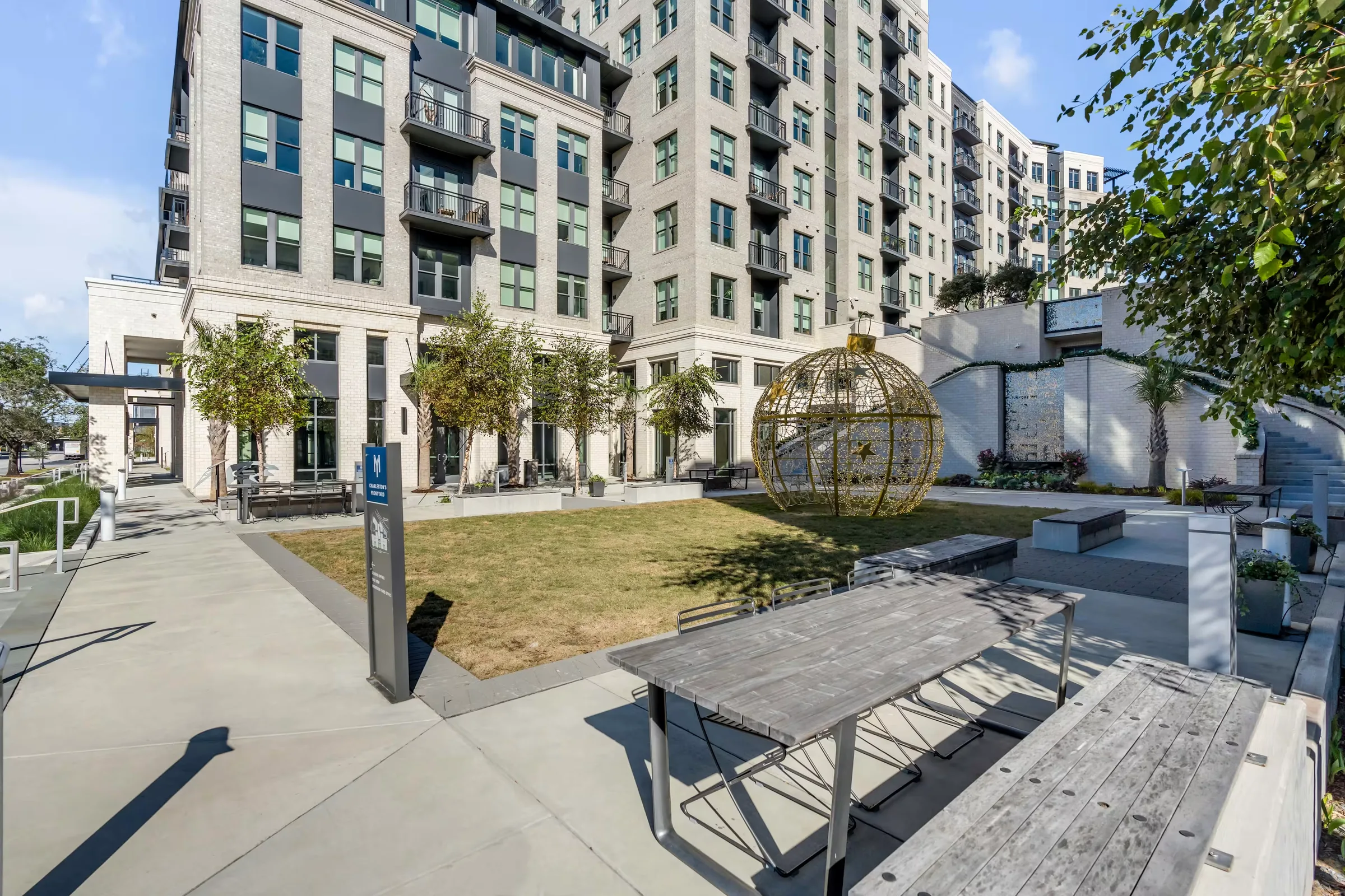 Morrison Yard Retail — Lease in Charleston, SC, photo 3 of 5