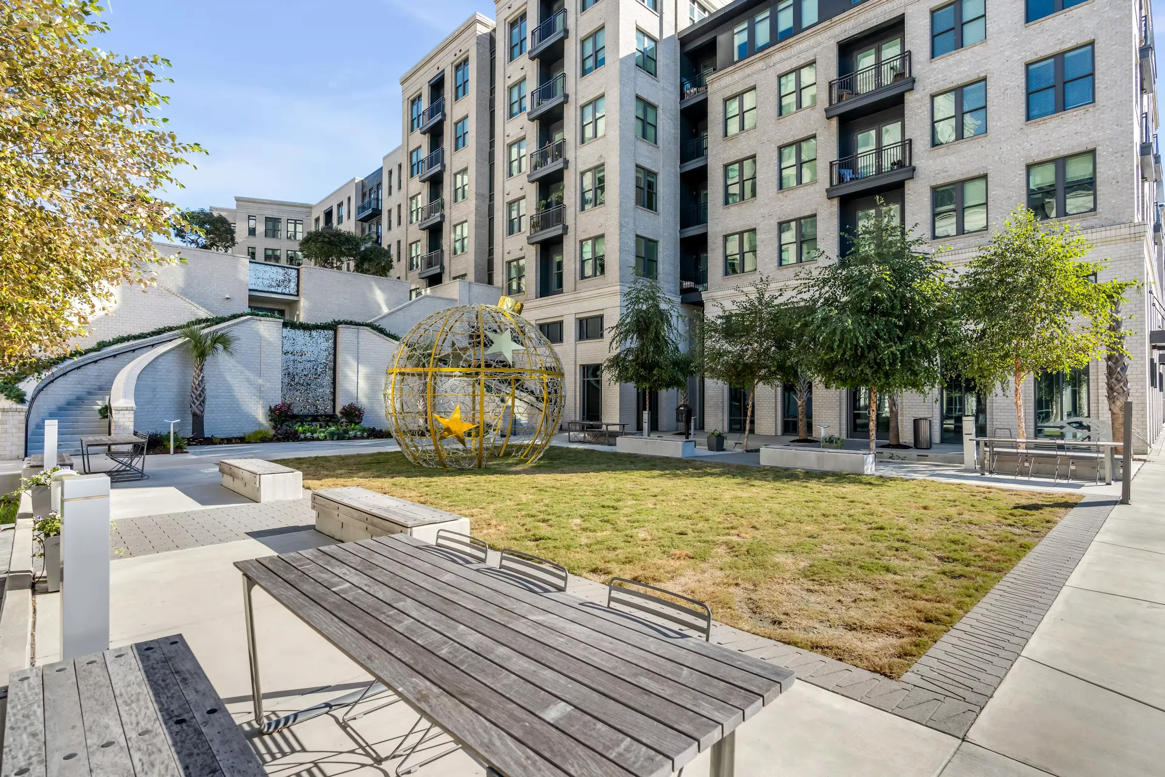 Morrison Yard Retail — Lease in Charleston, SC, photo 4 of 5