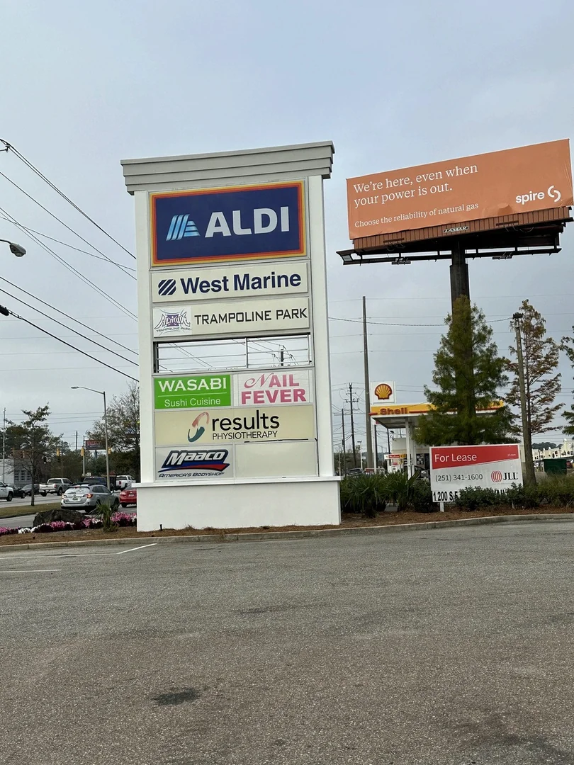 Metro Park Shopping Center — Lease in Mobile, AL, photo 1 of 1