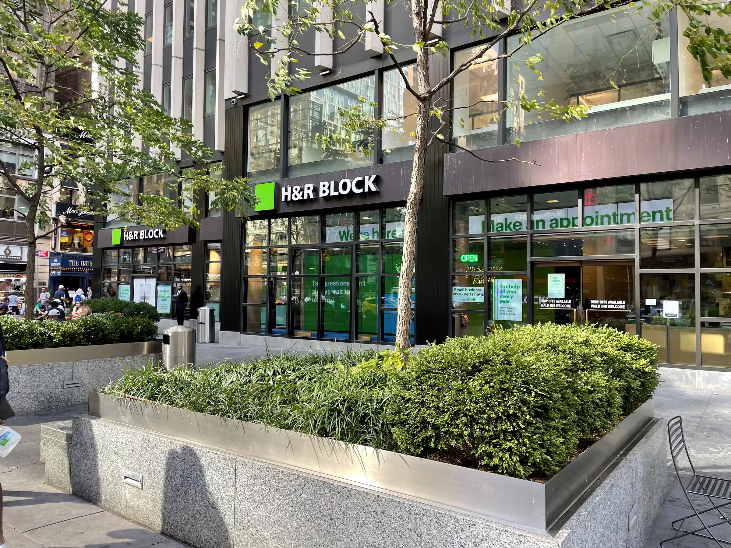 1411 Broadway — Lease in New York City, NY, photo 2 of 3