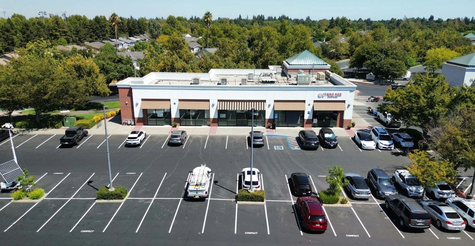 Oakshade Town Center — Lease in Davis, CA, photo 1 of 2