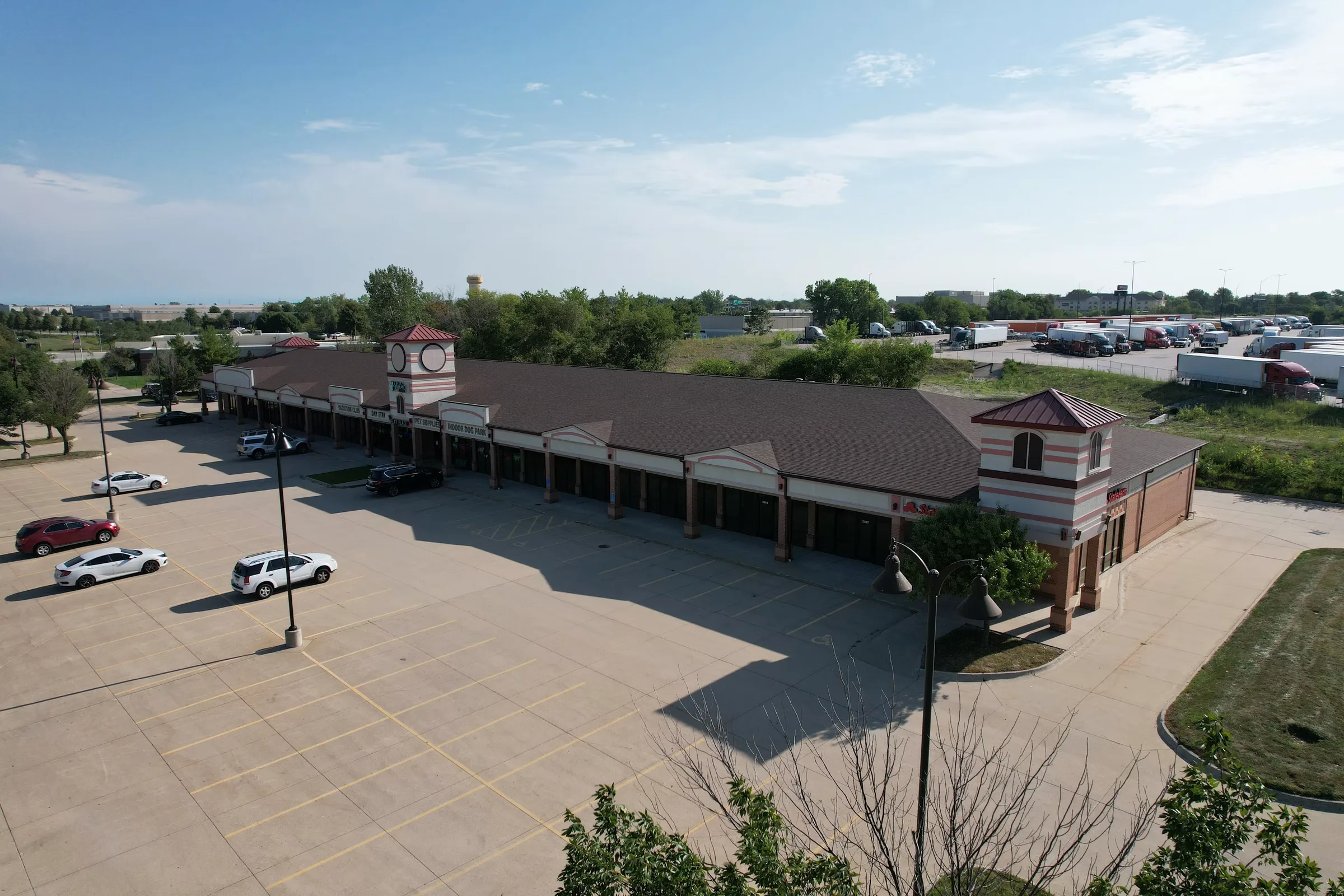 Tuscany Village Center II — Lease in Urbandale, IA, photo 1 of 3