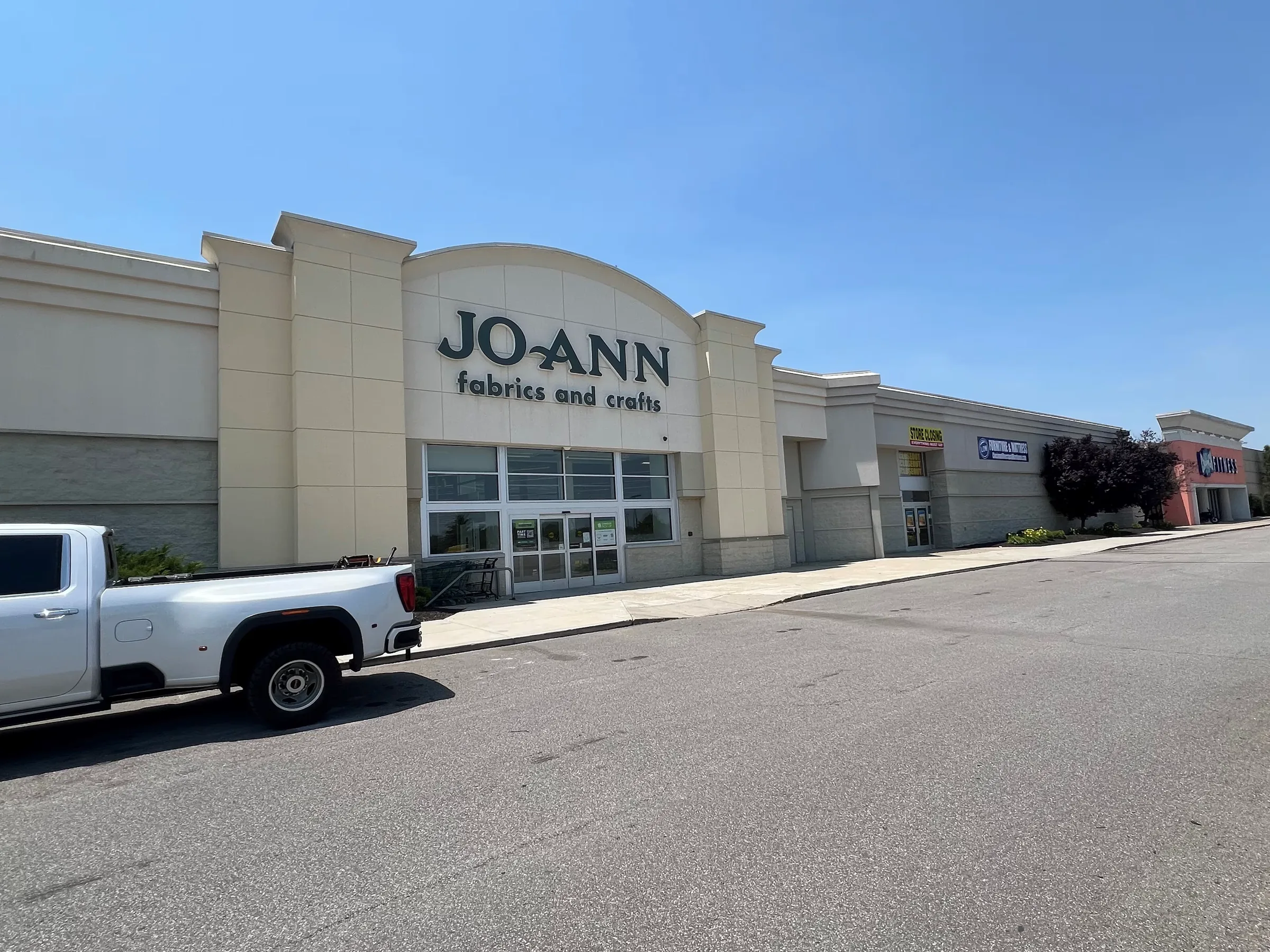 Houston Lakes Retail Center — Lease in Florence, KY, photo 3 of 8