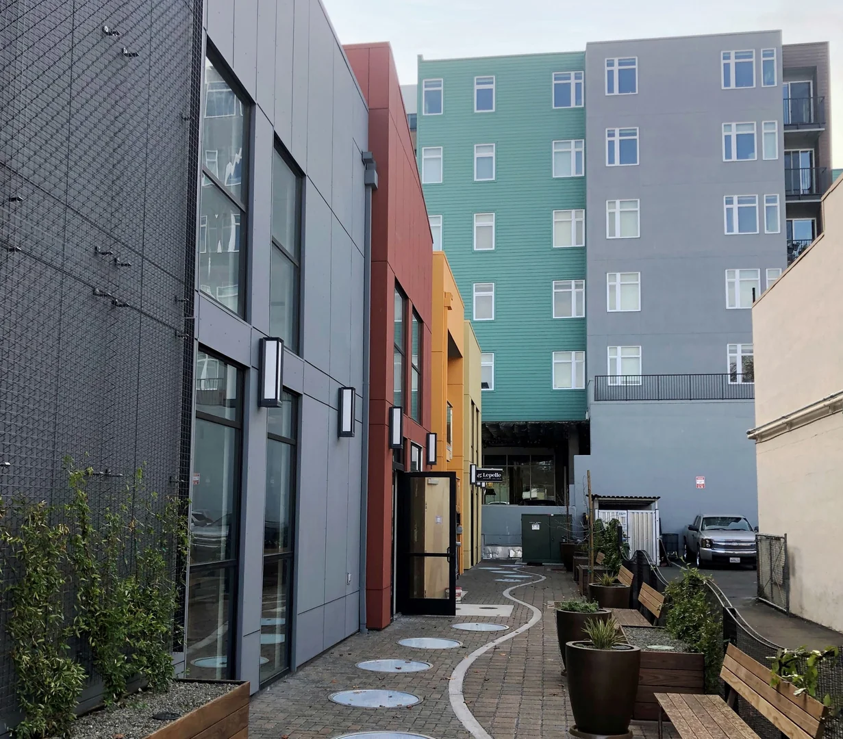 The Heritage — Lease in Walnut Creek, CA, photo 1 of 4