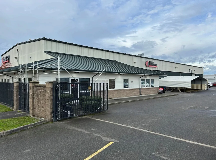 Crash Champions — Lease in Tacoma, WA, photo 1 of 2