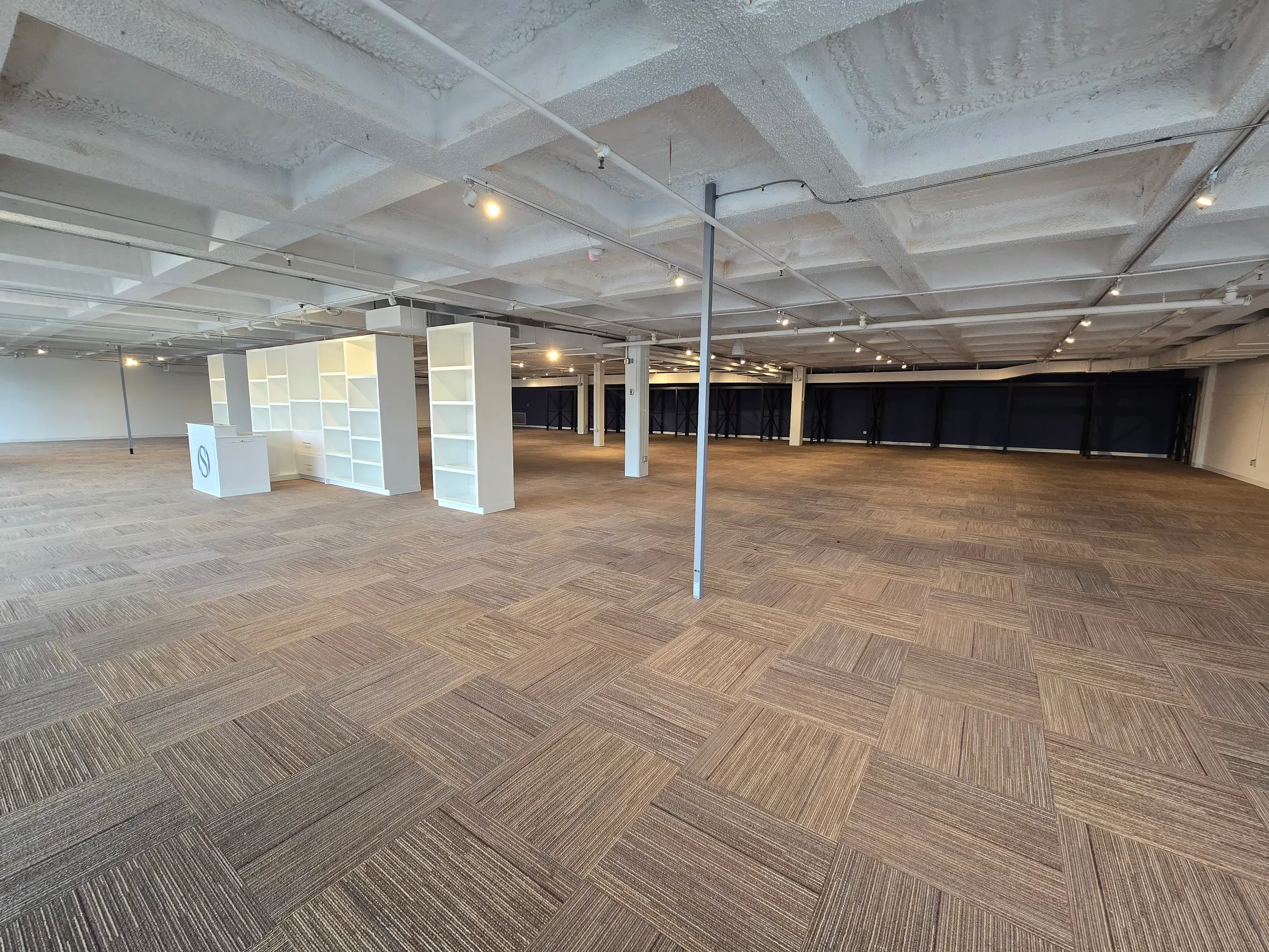 7015-7035 W 75th St — Lease in Overland Park, KS, photo 5 of 6
