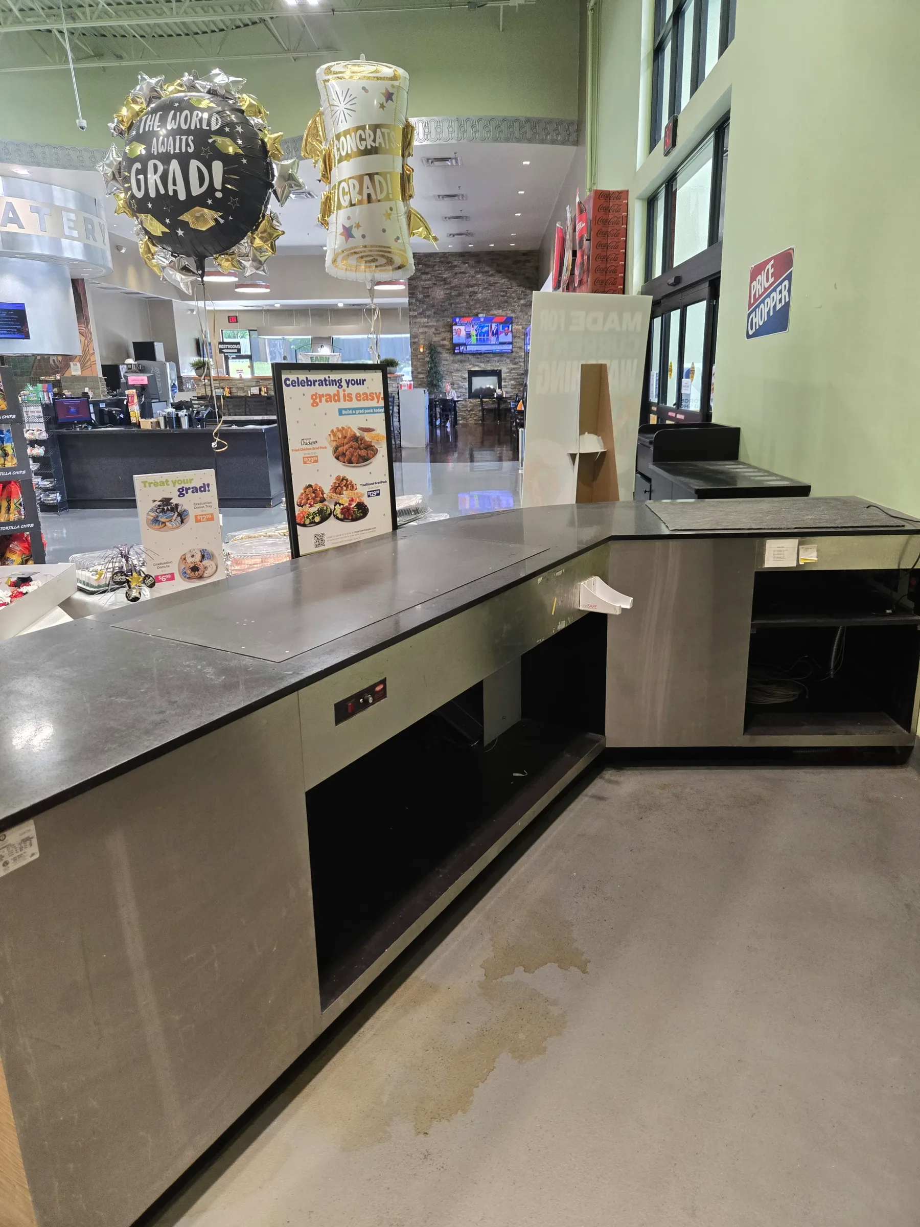 Price Chopper — Lease in Overland Park, KS, photo 1 of 7