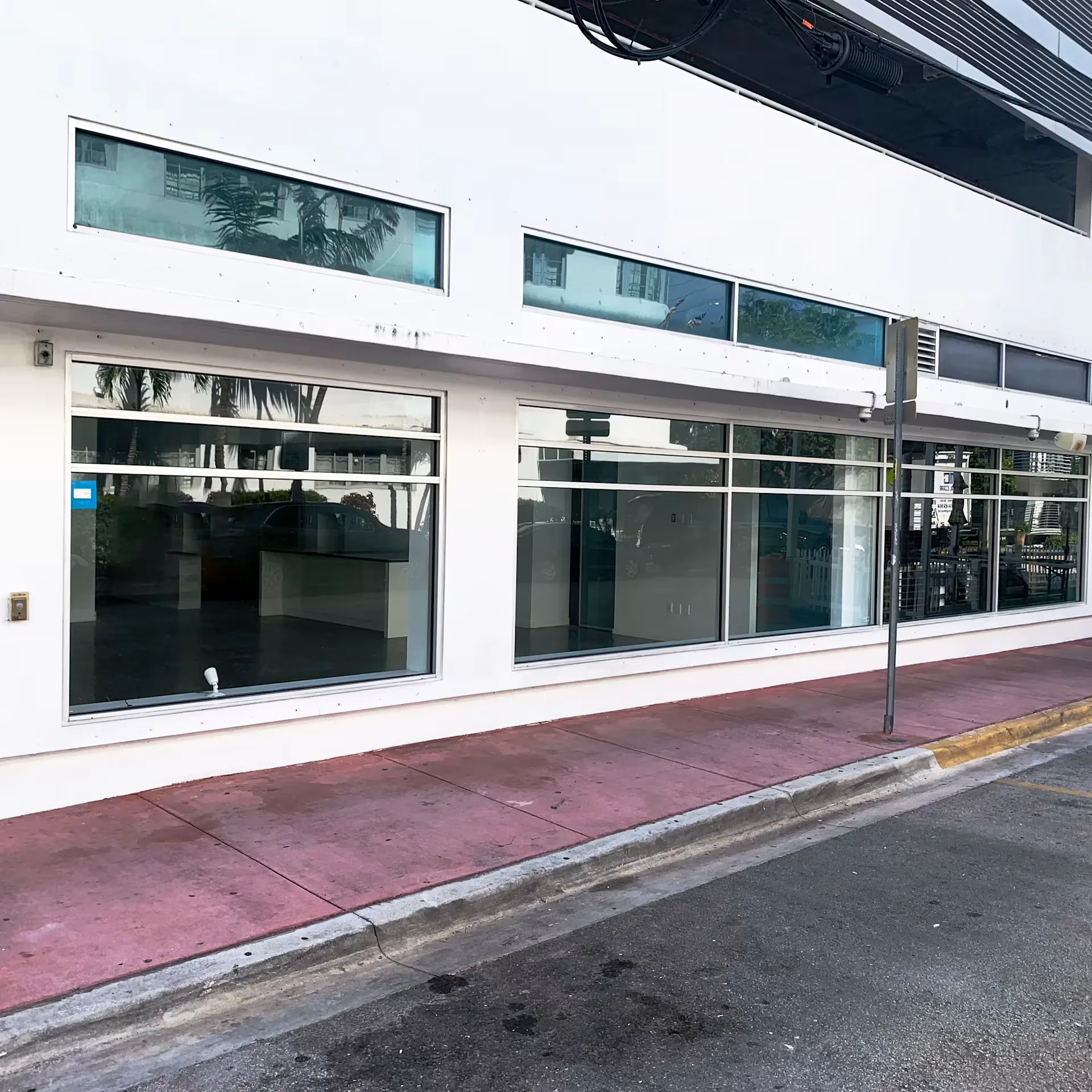 2000 Collins Ave (Retail) — Lease in Miami Beach, FL, photo 1 of 1