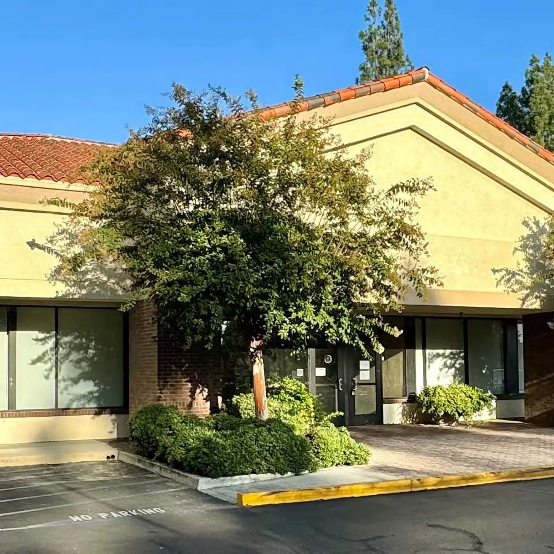2072 E Avenida De Los Arboles — Lease in Thousand Oaks, CA, photo 1 of 1