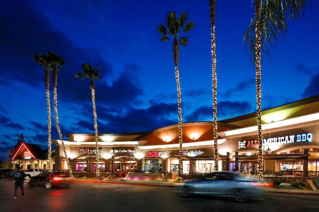 Reseda Shopping Center: Northridge — Lease in Northridge, CA, photo 2 of 6