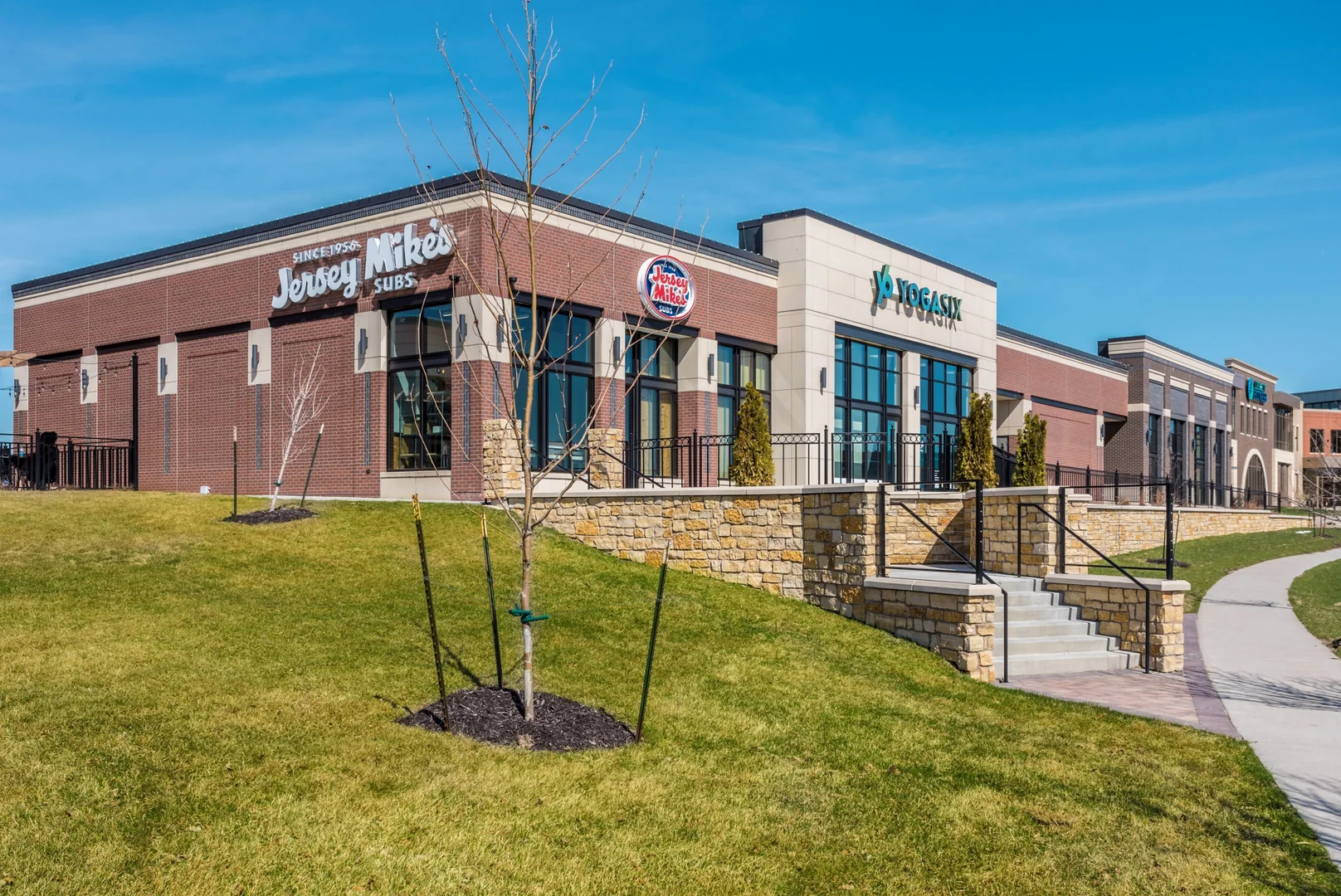 Market Street Building — Lease in Ankeny, IA, photo 1 of 1