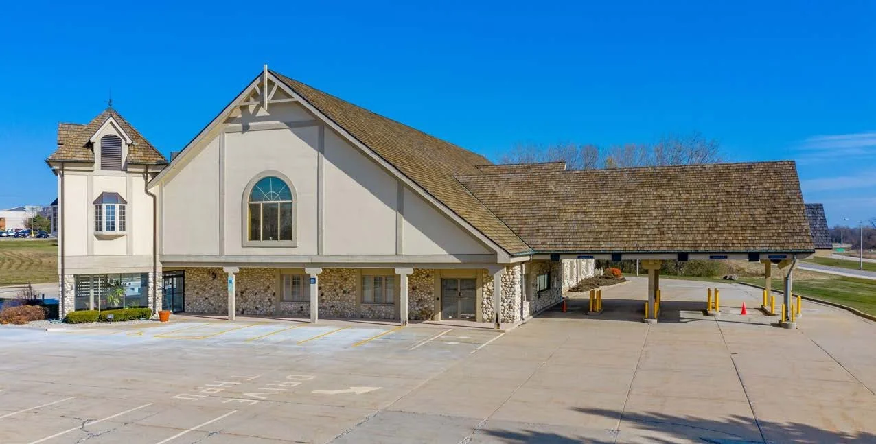 N112W18741 Mequon Rd — Lease in Germantown, WI, photo 2 of 2