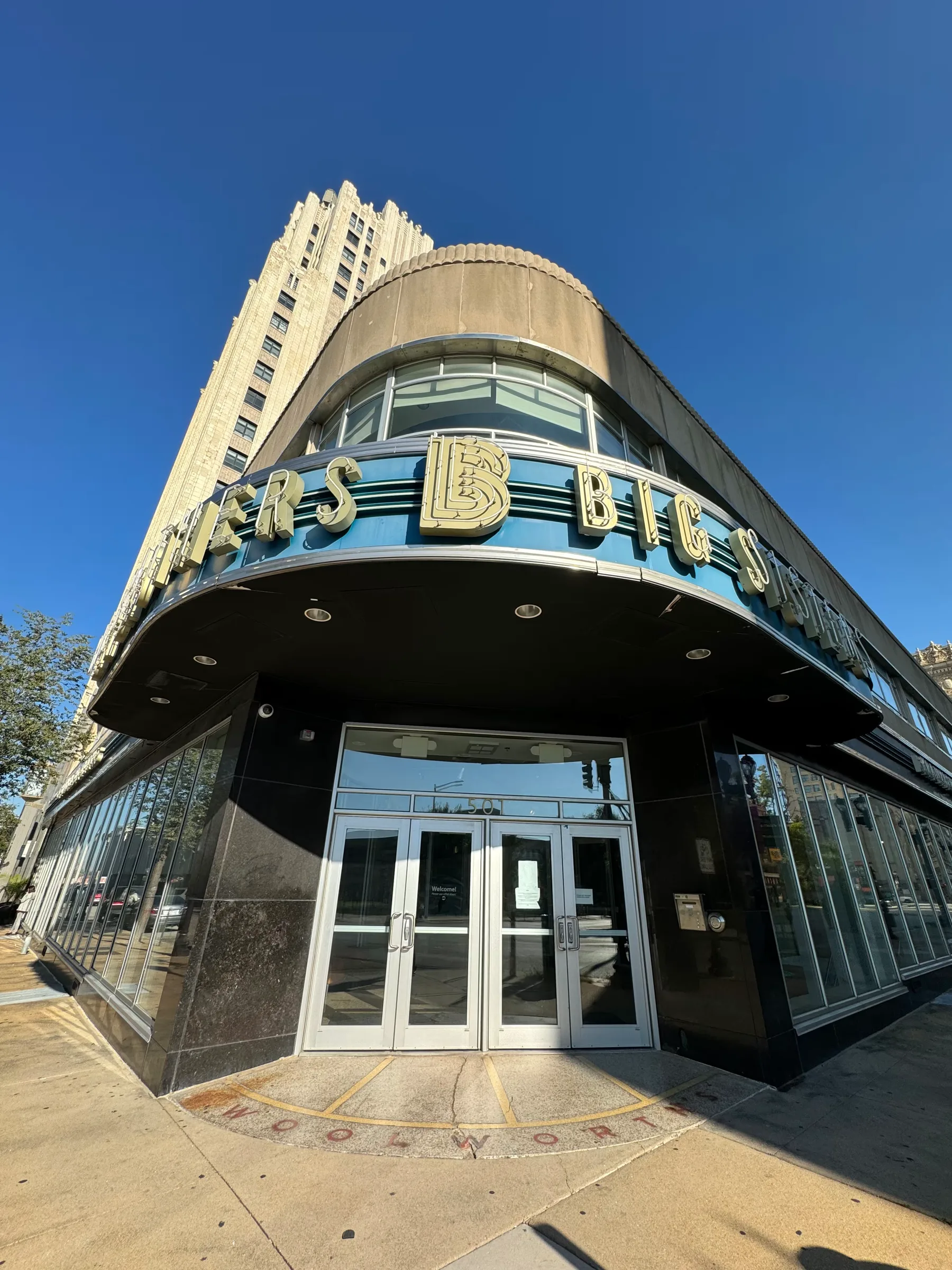 Big Brothers/Big Sisters Building — Lease in St Louis, MO, photo 1 of 8