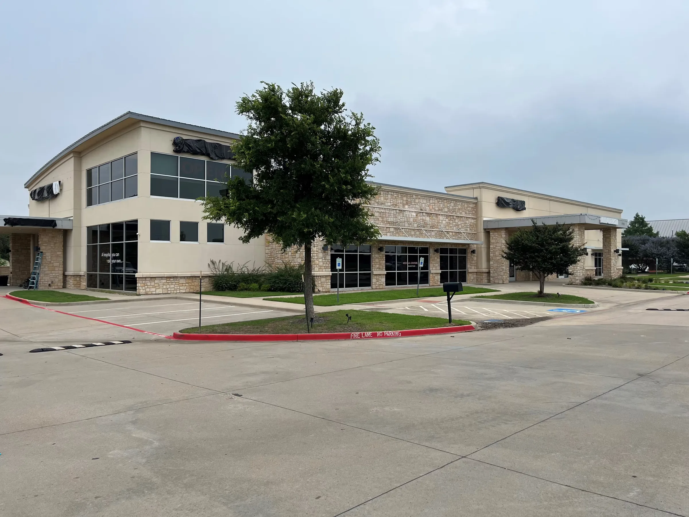 Mansfield ED MOB — Lease in Mansfield, TX, photo 1 of 3