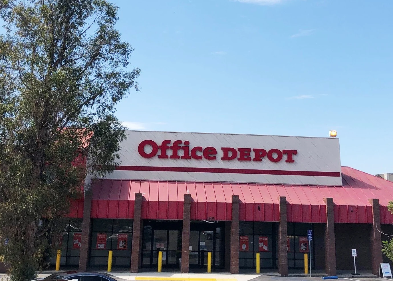 15100 Whittier Blvd — Lease in Whittier, CA, photo 1 of 2