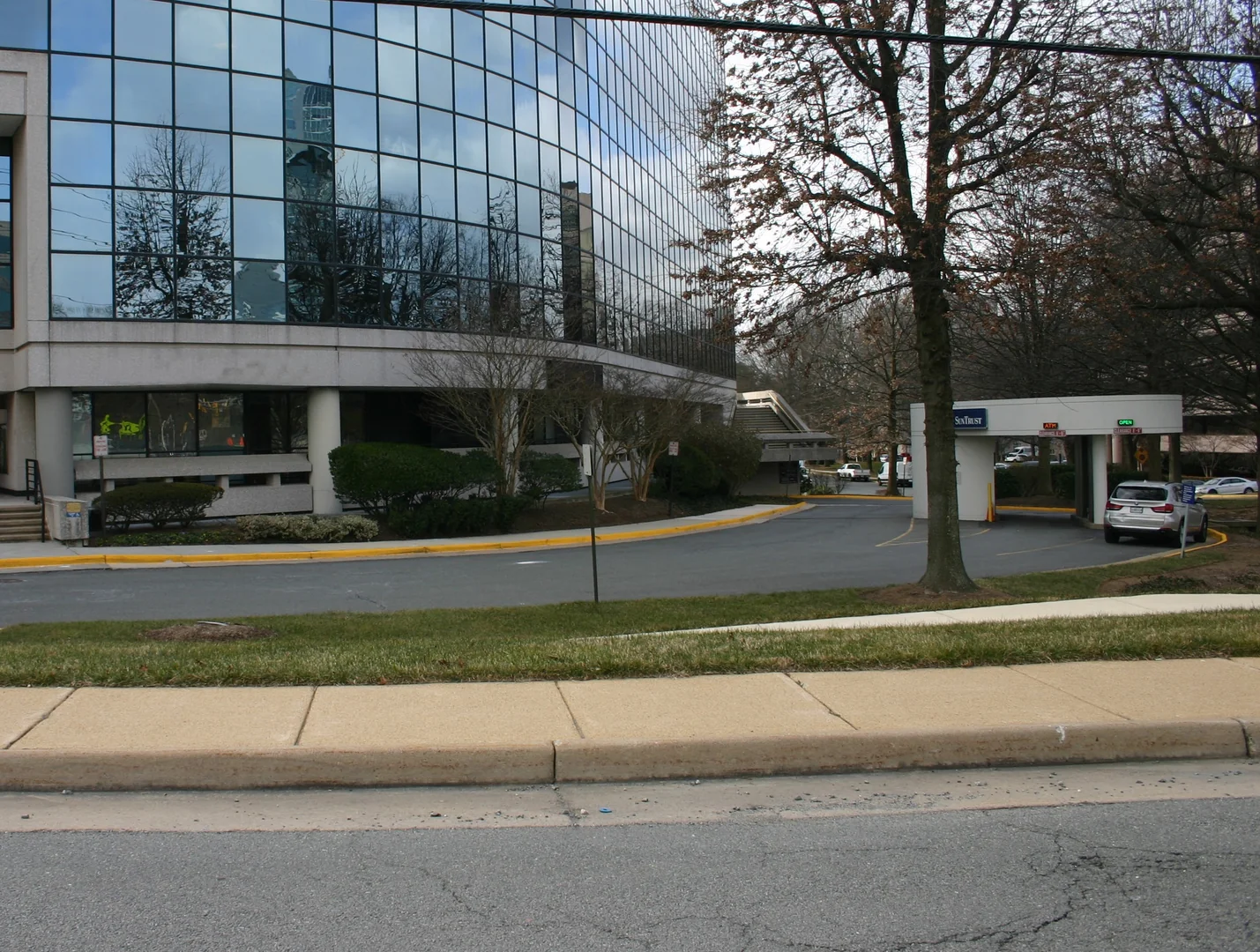 Tysons Commerce Center Retail — Lease in Vienna, VA, photo 2 of 2