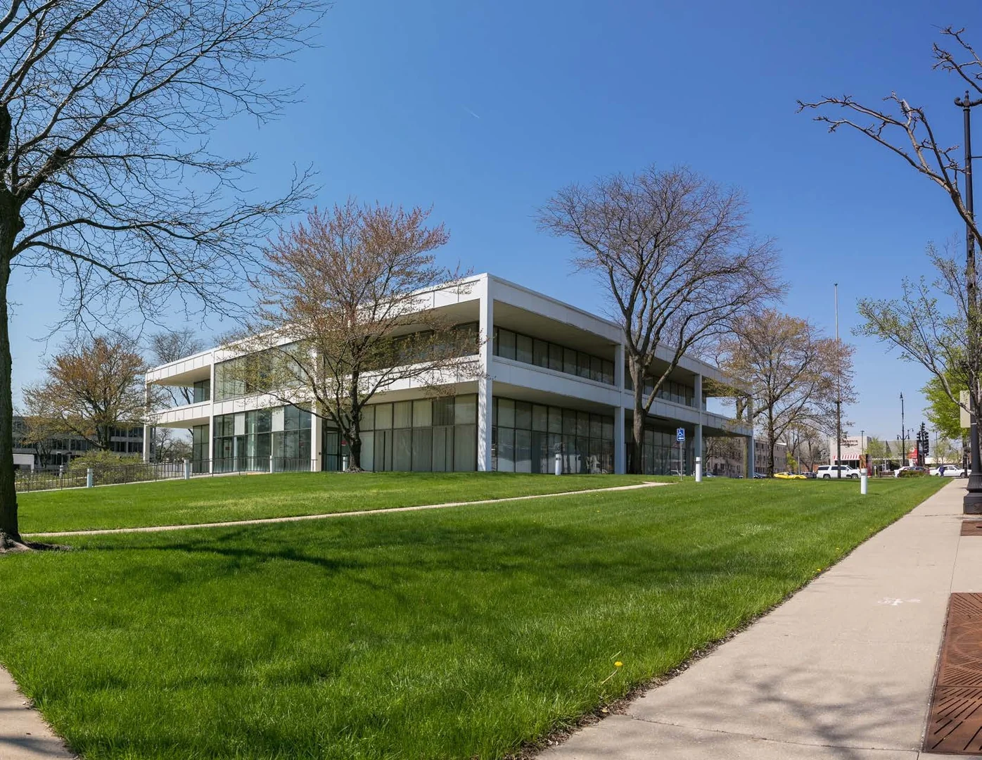4747 Dempster St — Lease in Skokie, IL, photo 2 of 3