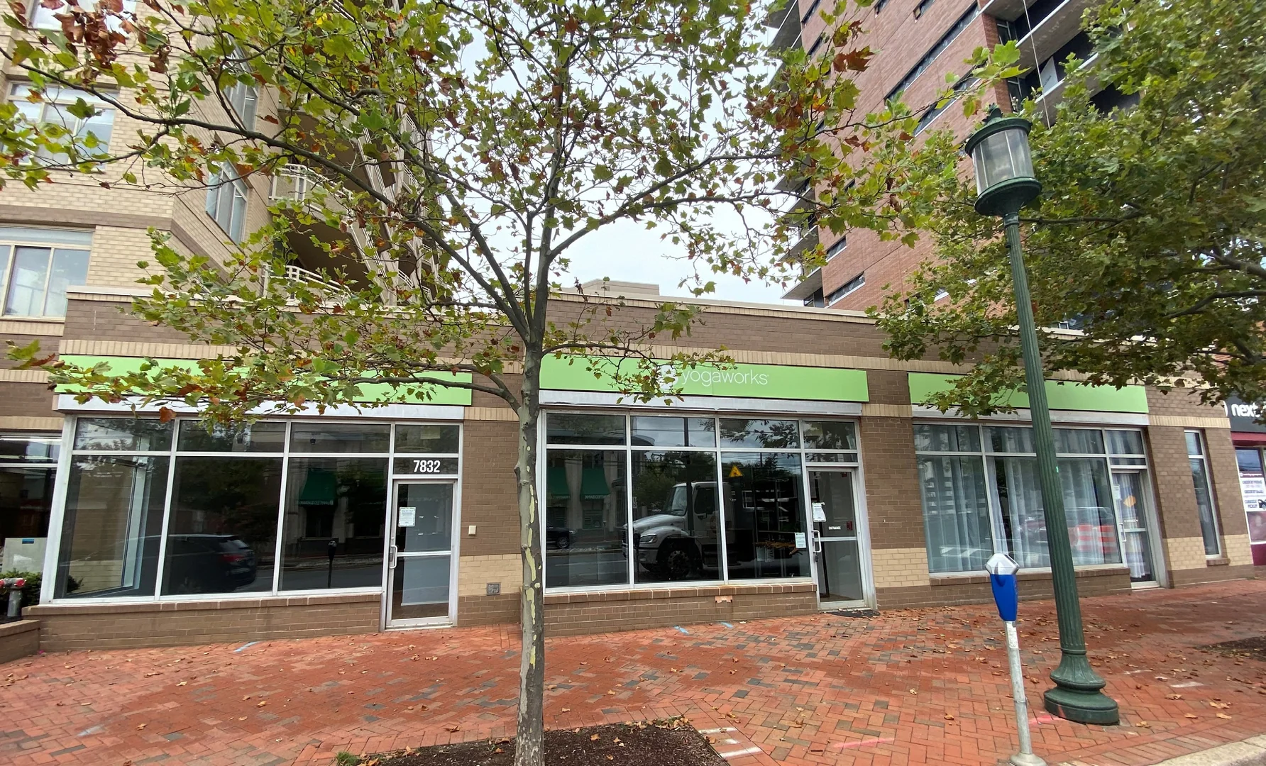 7832 Wisconsin Avenue — Lease in Bethesda, MD, photo 2 of 4