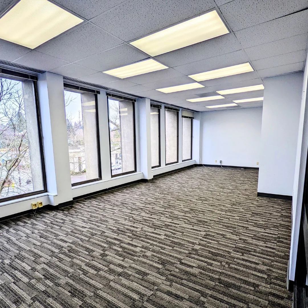 10888 SE Main St — Lease in Milwaukie, OR, photo 4 of 5