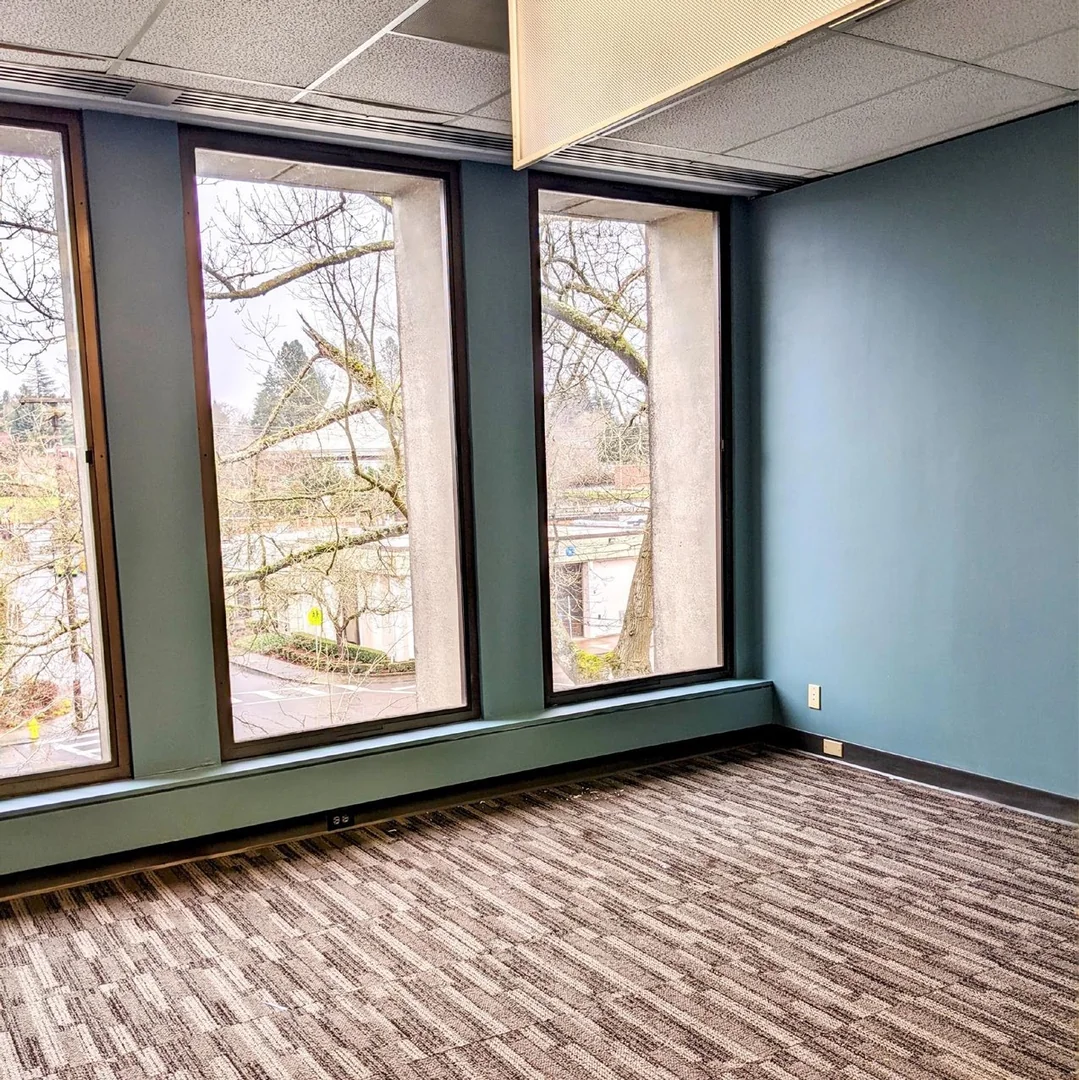 10888 SE Main St — Lease in Milwaukie, OR, photo 3 of 5