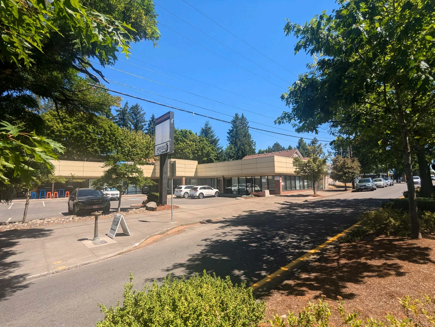 Woodstock Square — Lease in Portland, OR, photo 1 of 4