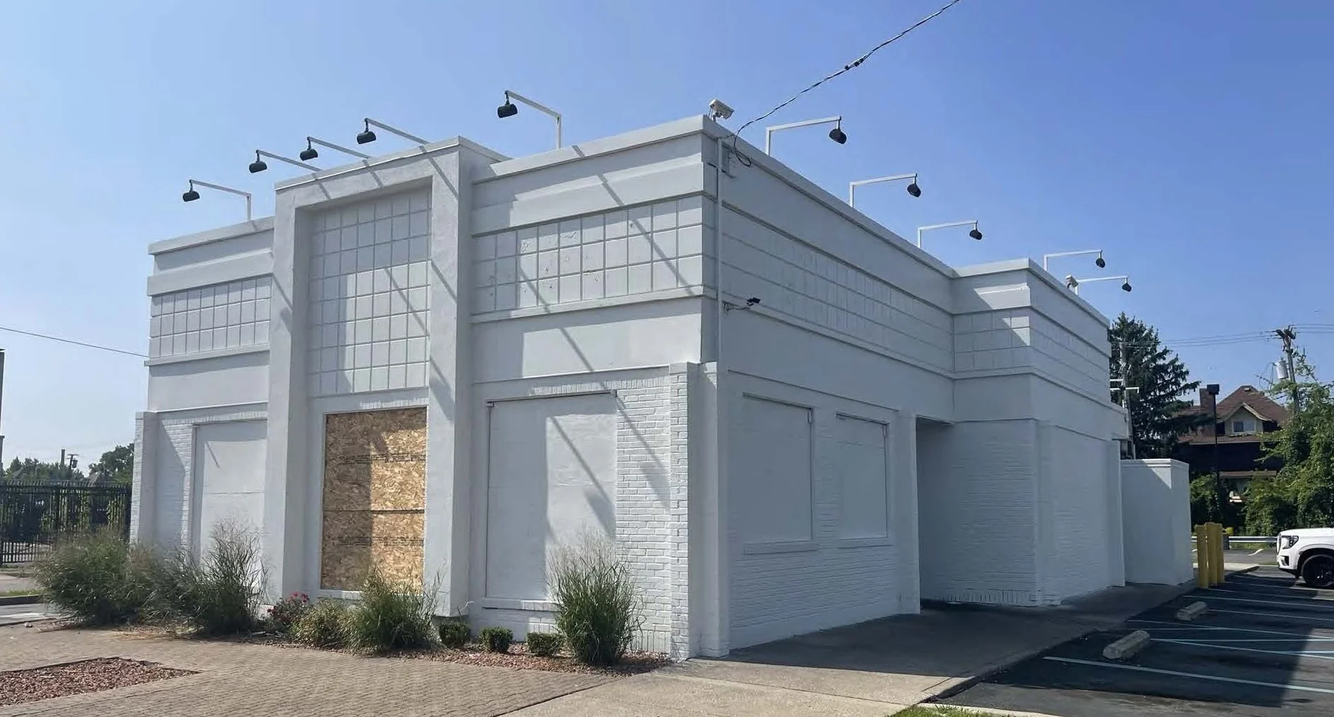 13253 Woodward Ave — Lease in Highland Park, MI, photo 1 of 1