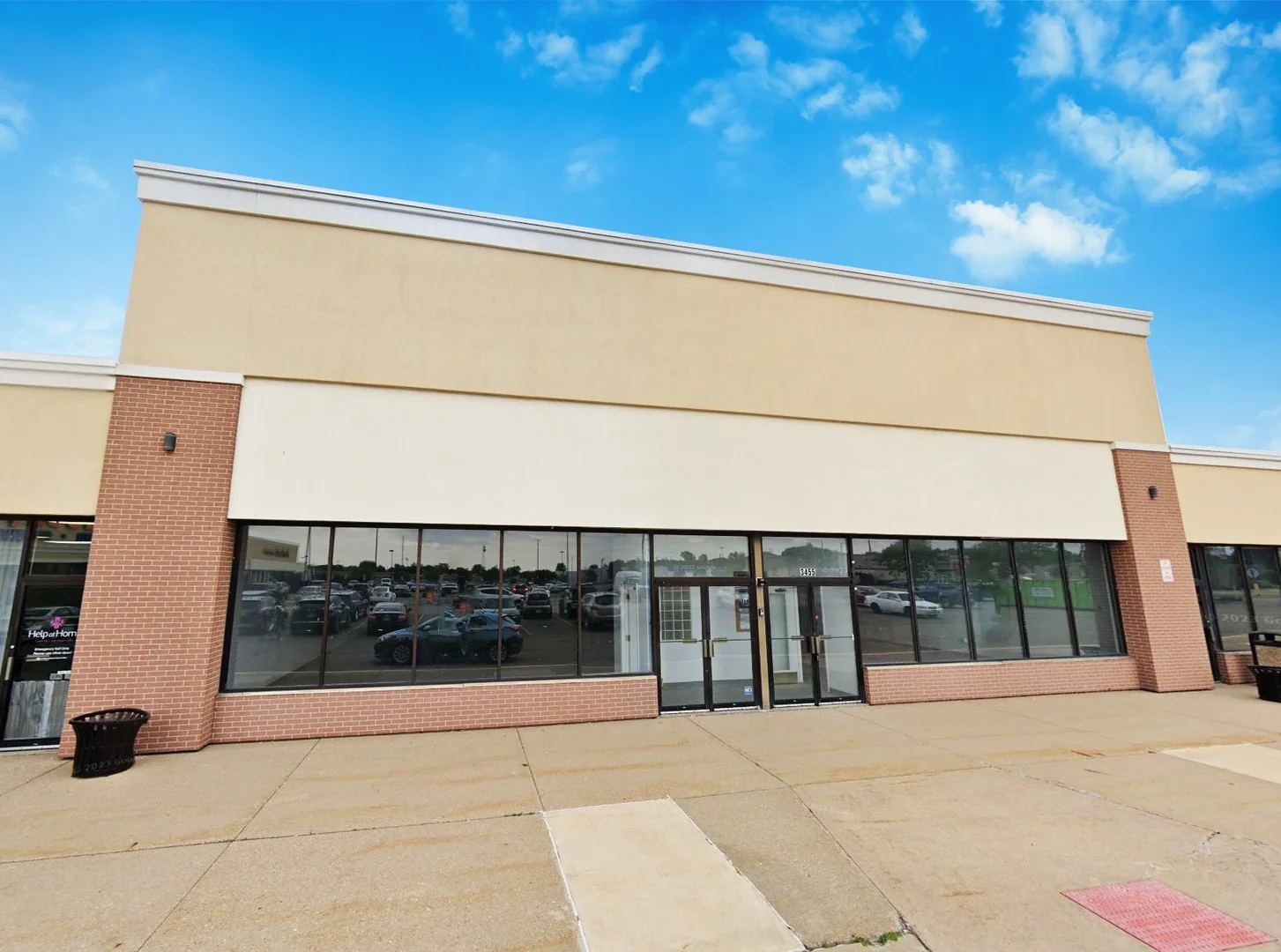 University Plaza — Lease in Peoria, IL, photo 2 of 3