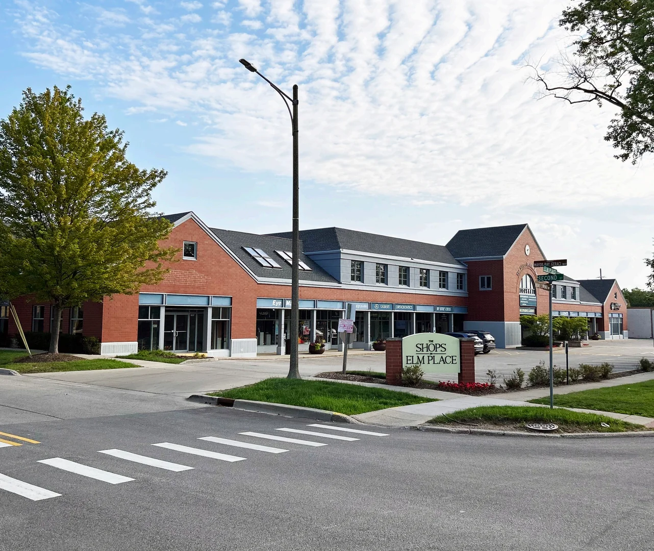The Shops on Elm Place — Lease in Highland Park, IL, photo 1 of 2