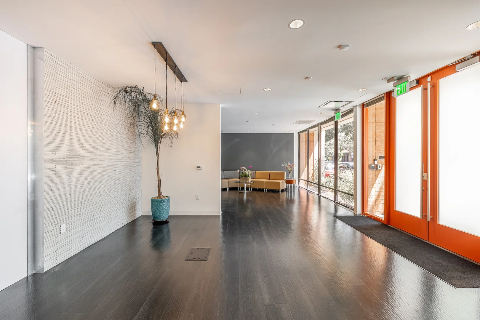 567 University Ave — Lease in Palo Alto, CA, photo 1 of 6