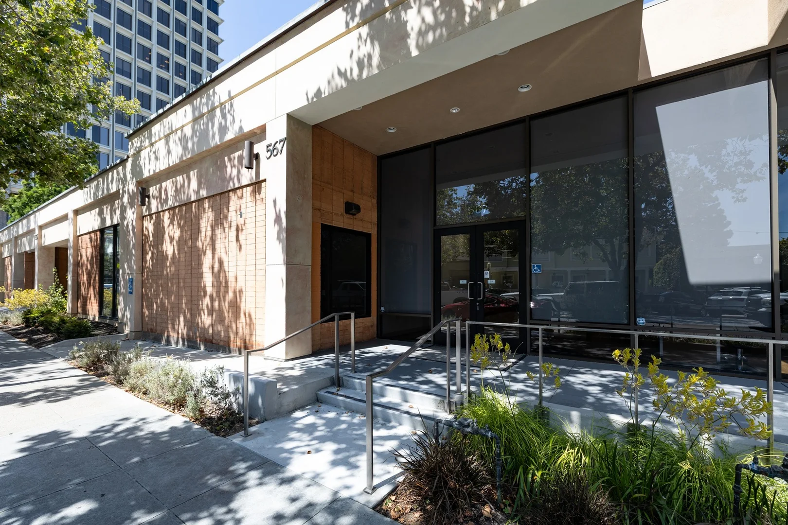 567 University Ave — Lease in Palo Alto, CA, photo 2 of 6