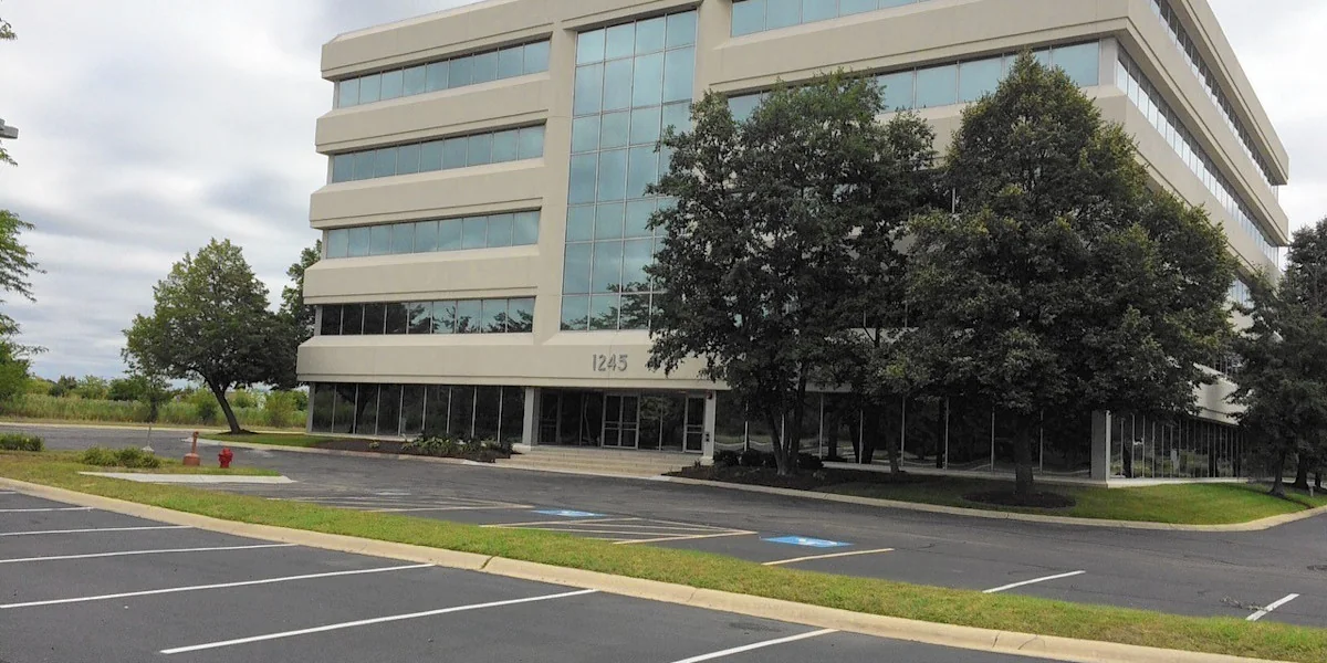 Farnsworth Center for Business — Sale in Aurora, IL, photo 4 of 4