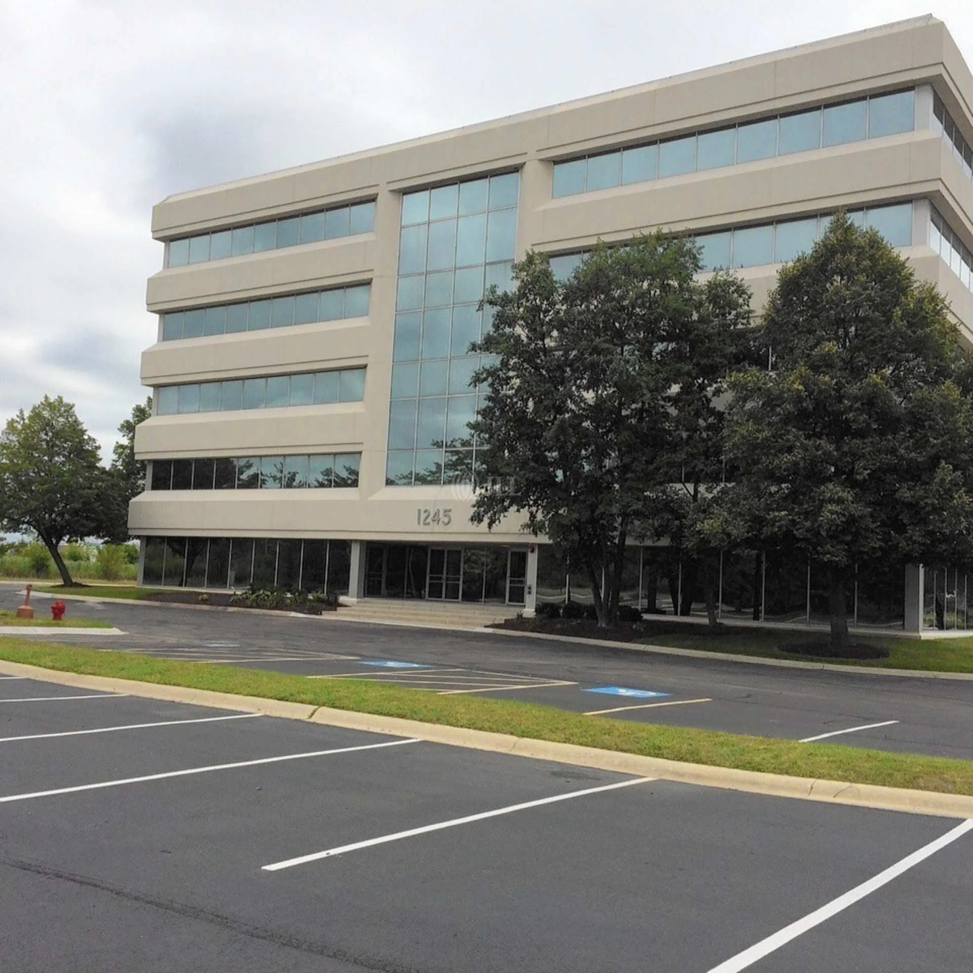 Farnsworth Center for Business — Sale in Aurora, IL, photo 3 of 4