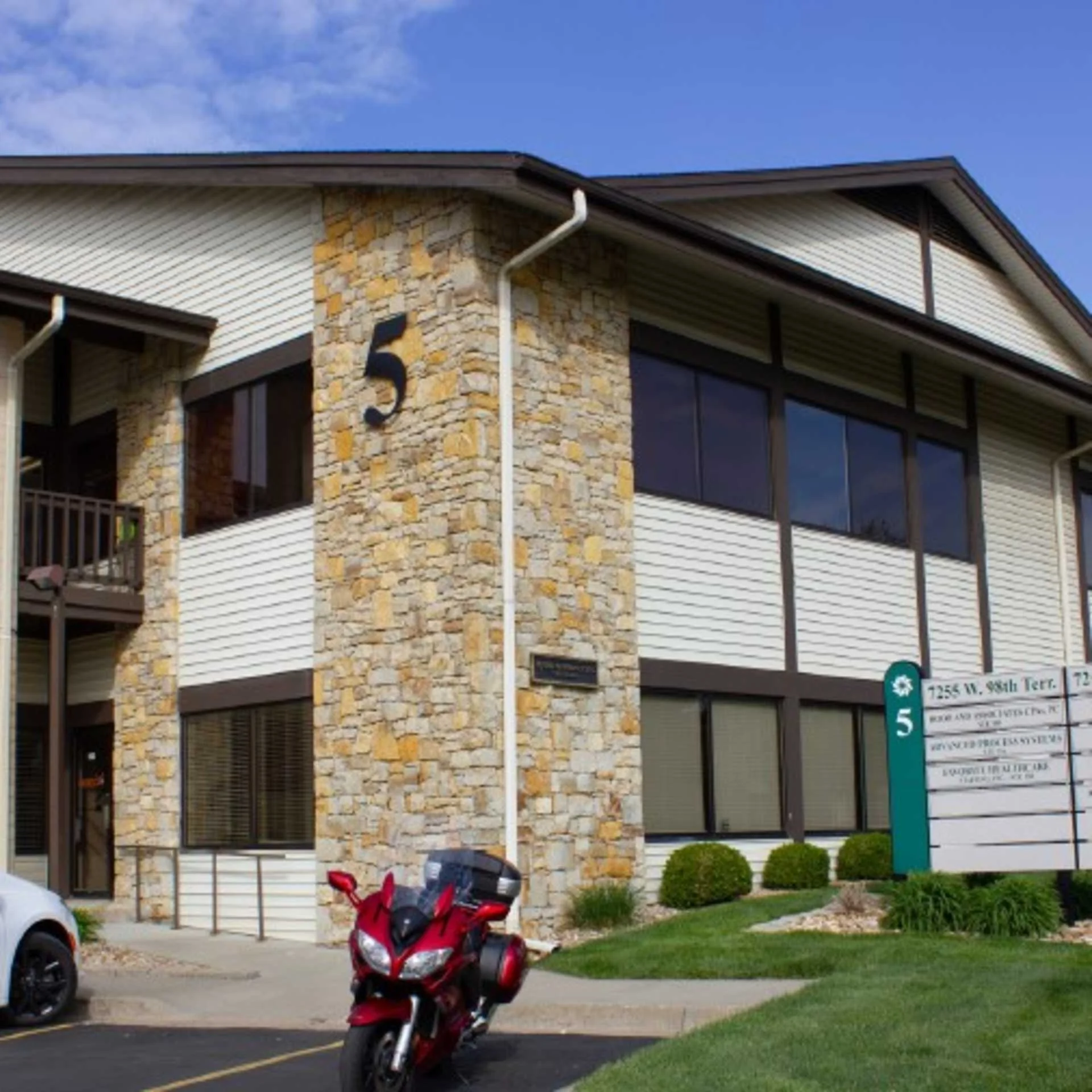 Windmill Village Office Park, Bldg. 5 — Sale in Overland Park, KS, photo 1 of 1