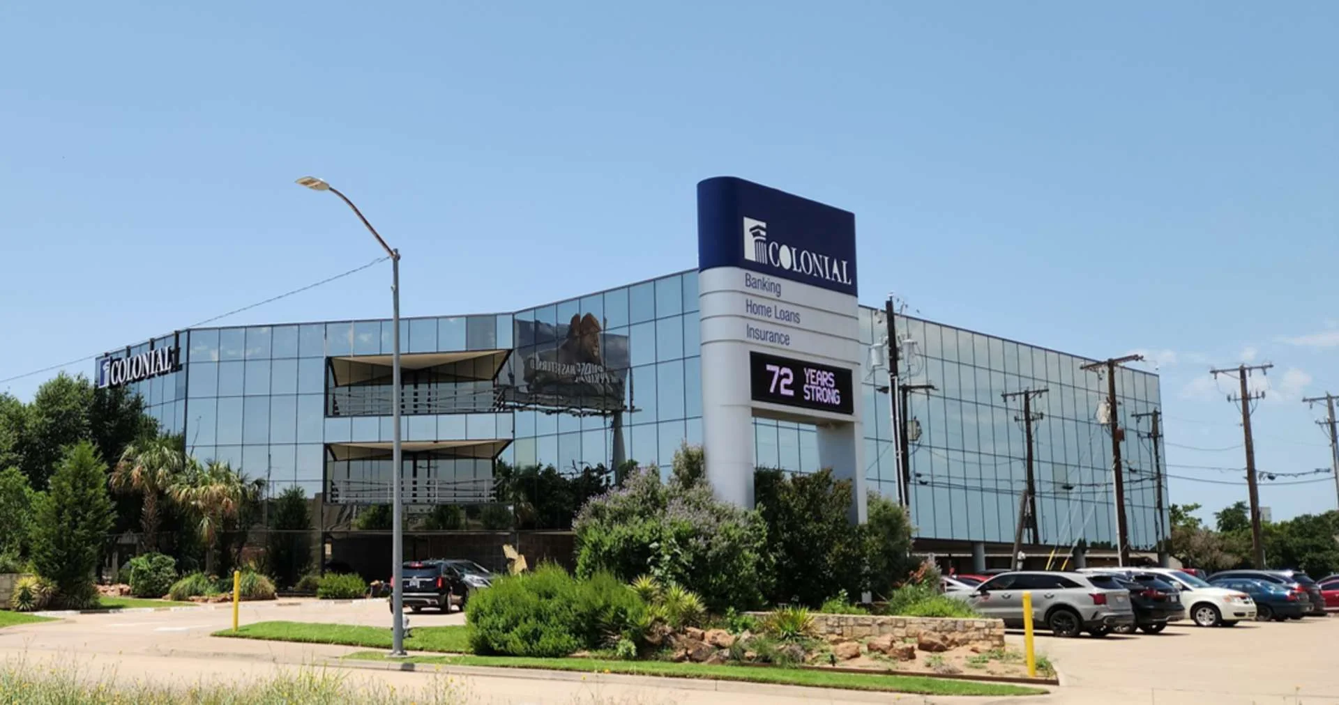 Colonial Savings Bank Building — Sale in Fort Worth, TX, photo 1 of 2