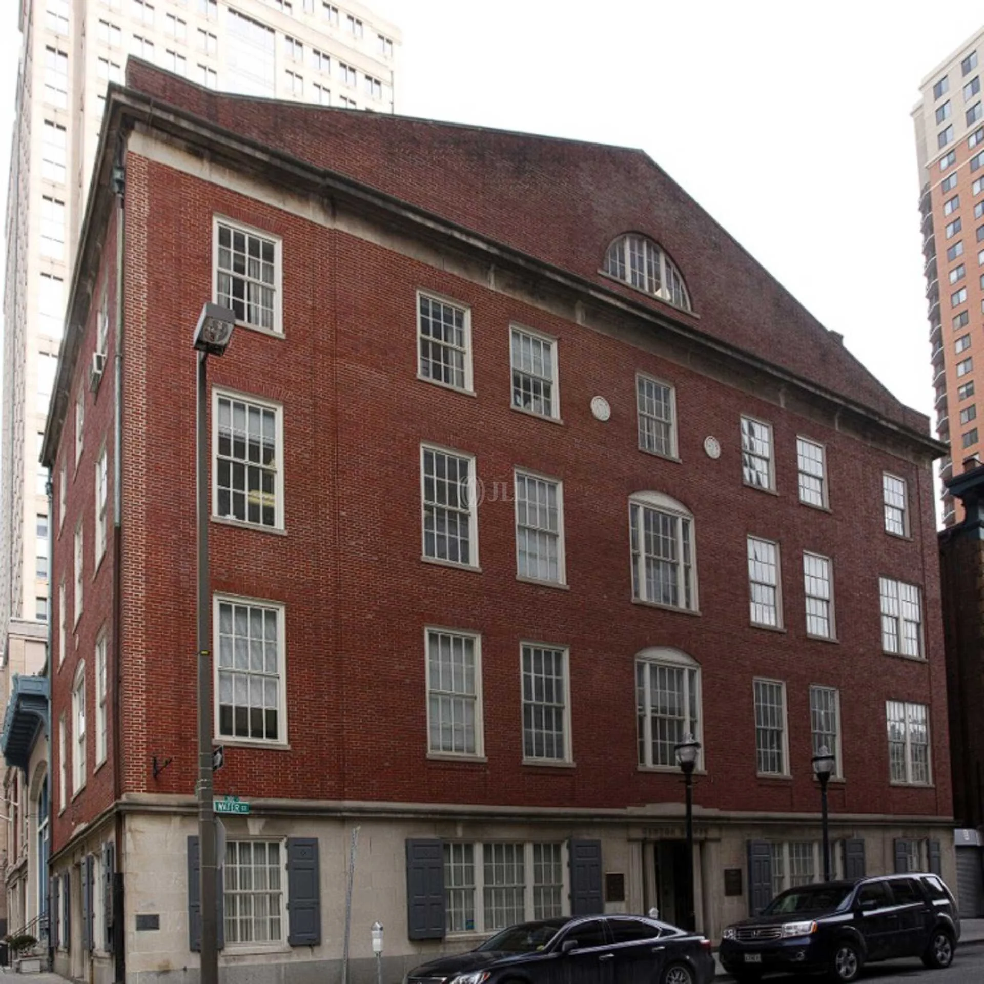 Canton House — Sale in Baltimore, MD, photo 3 of 4