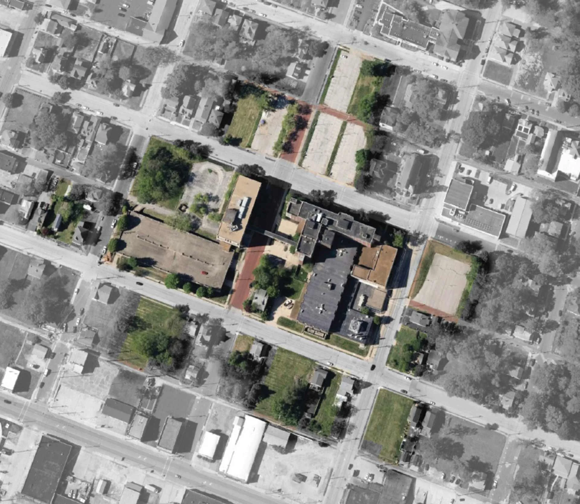 915 E 5th St - photo 4 - Alton, IL