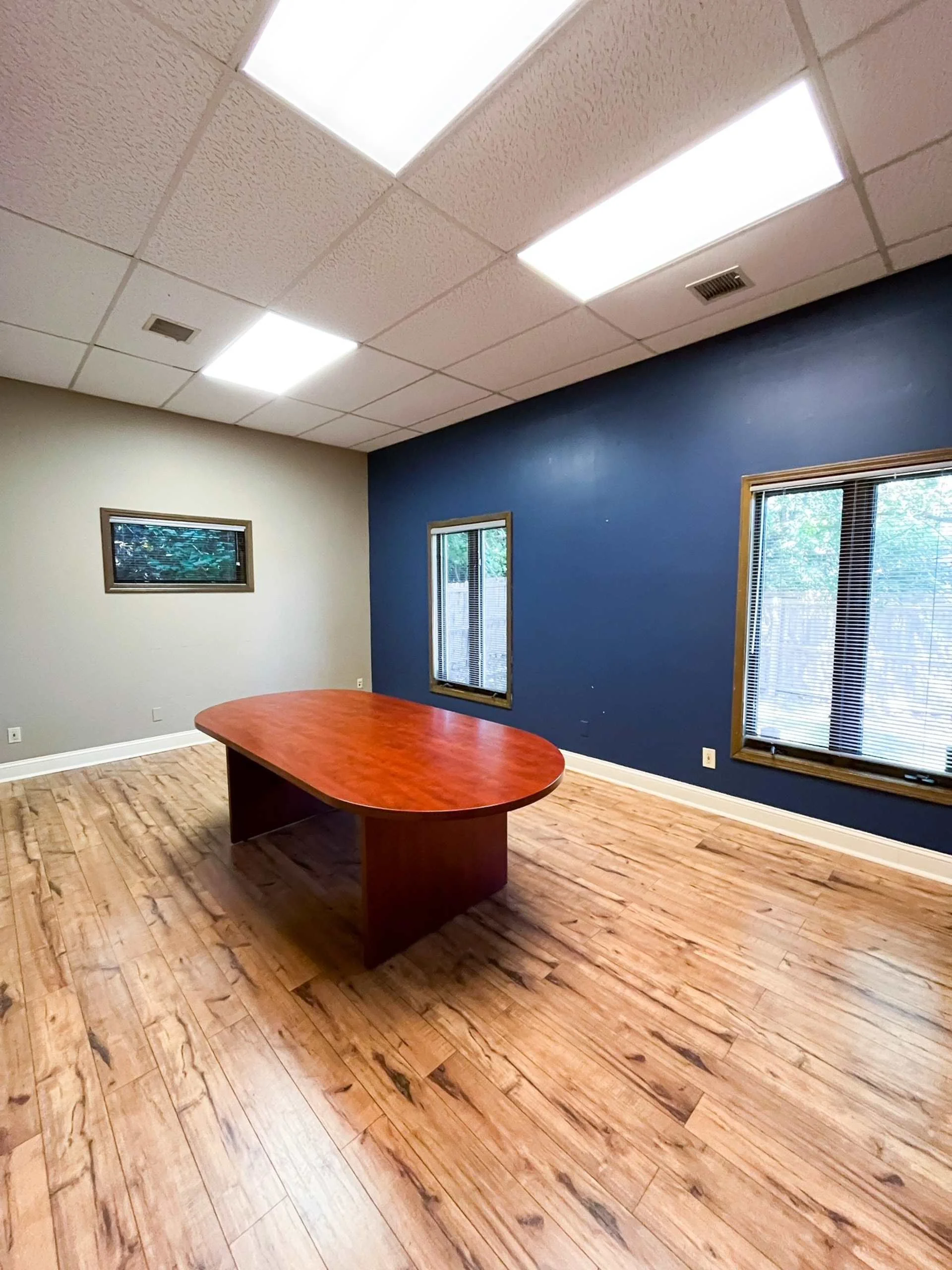 11030 Granada Ln — Sale in Overland Park, KS, photo 4 of 7